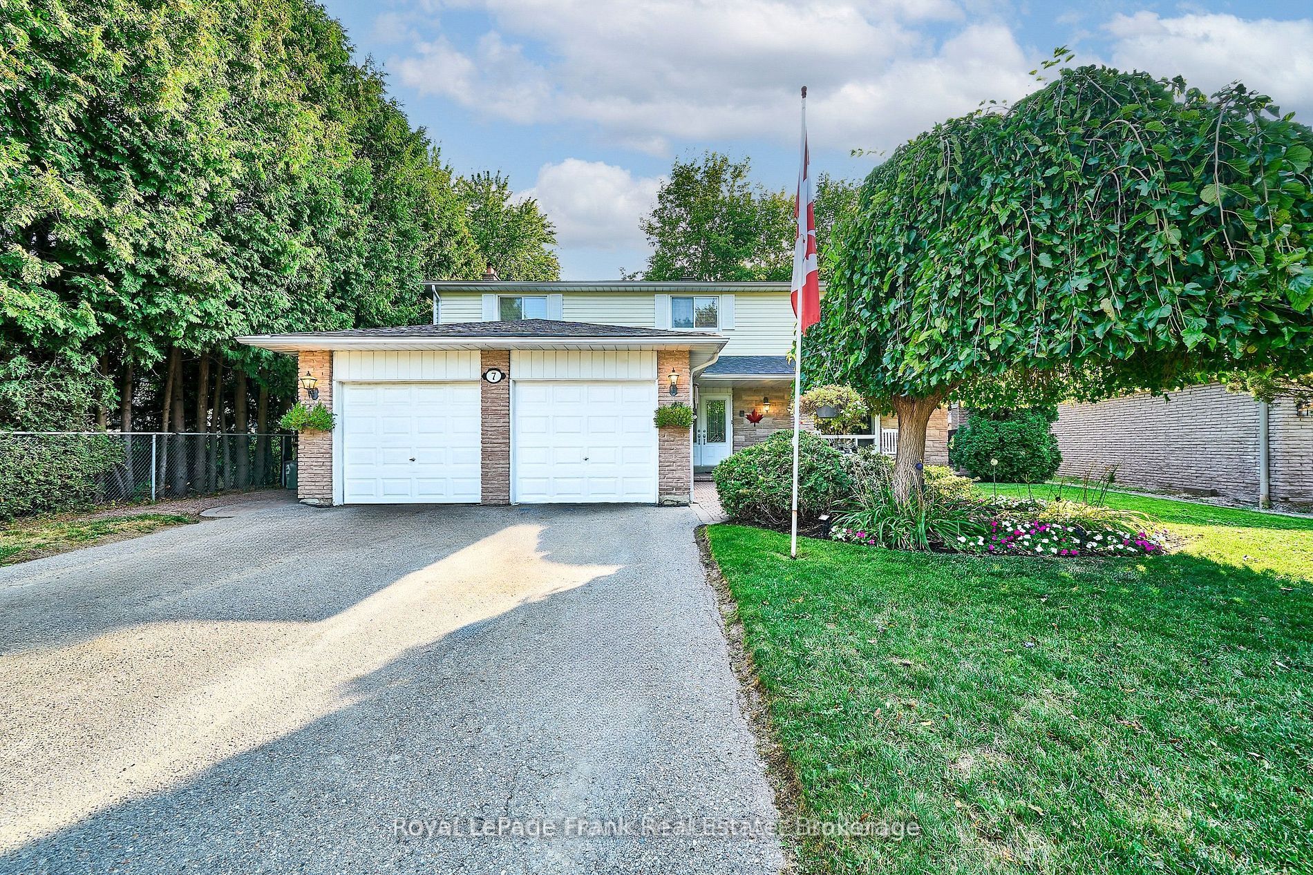 7 Judy Court Property Photo 1