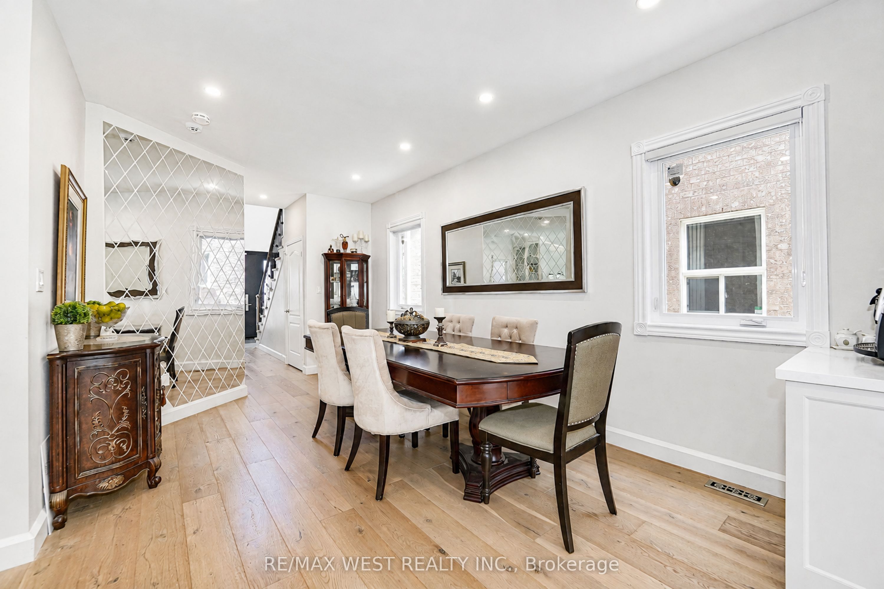 139 River Ridge Boulevard Property Photo 3