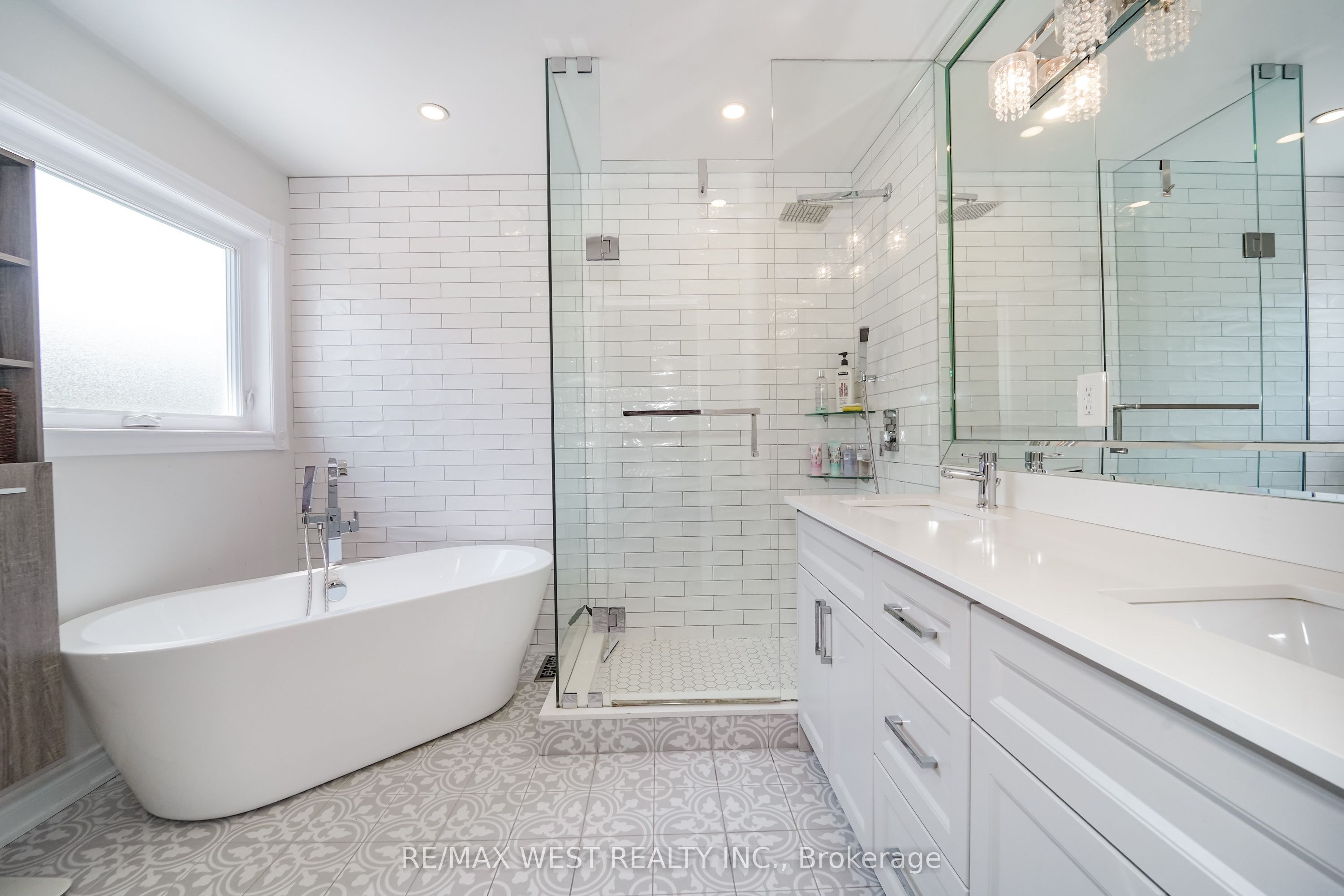 139 River Ridge Boulevard Property Photo 8