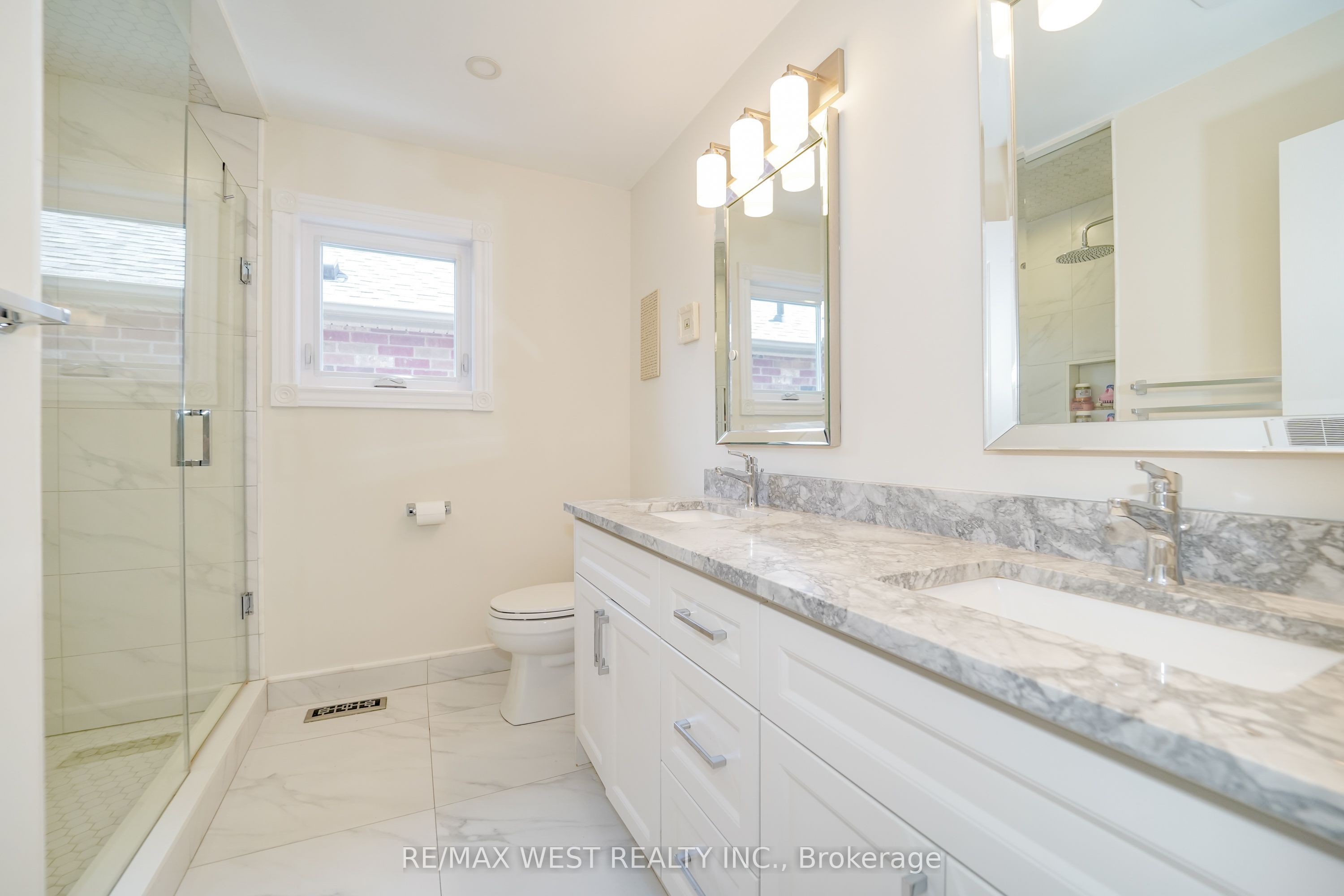 139 River Ridge Boulevard Property Photo 10