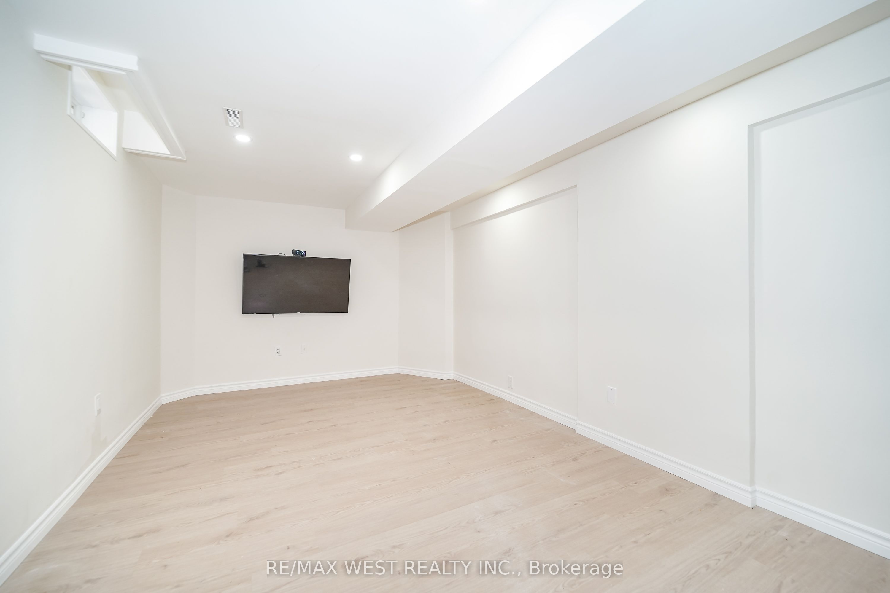 139 River Ridge Boulevard Property Photo 12
