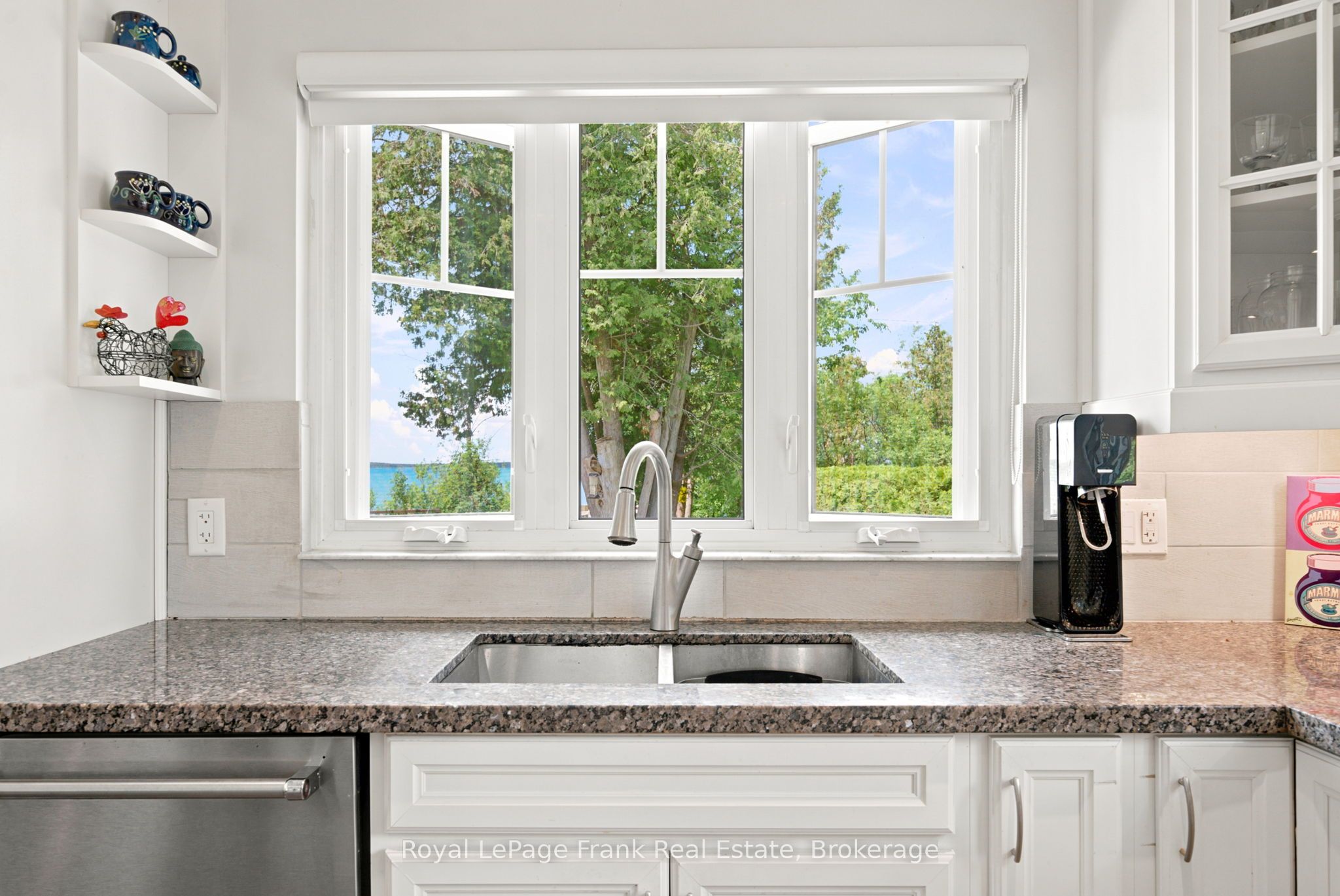 15 Lakeshore Road Property Photo 14