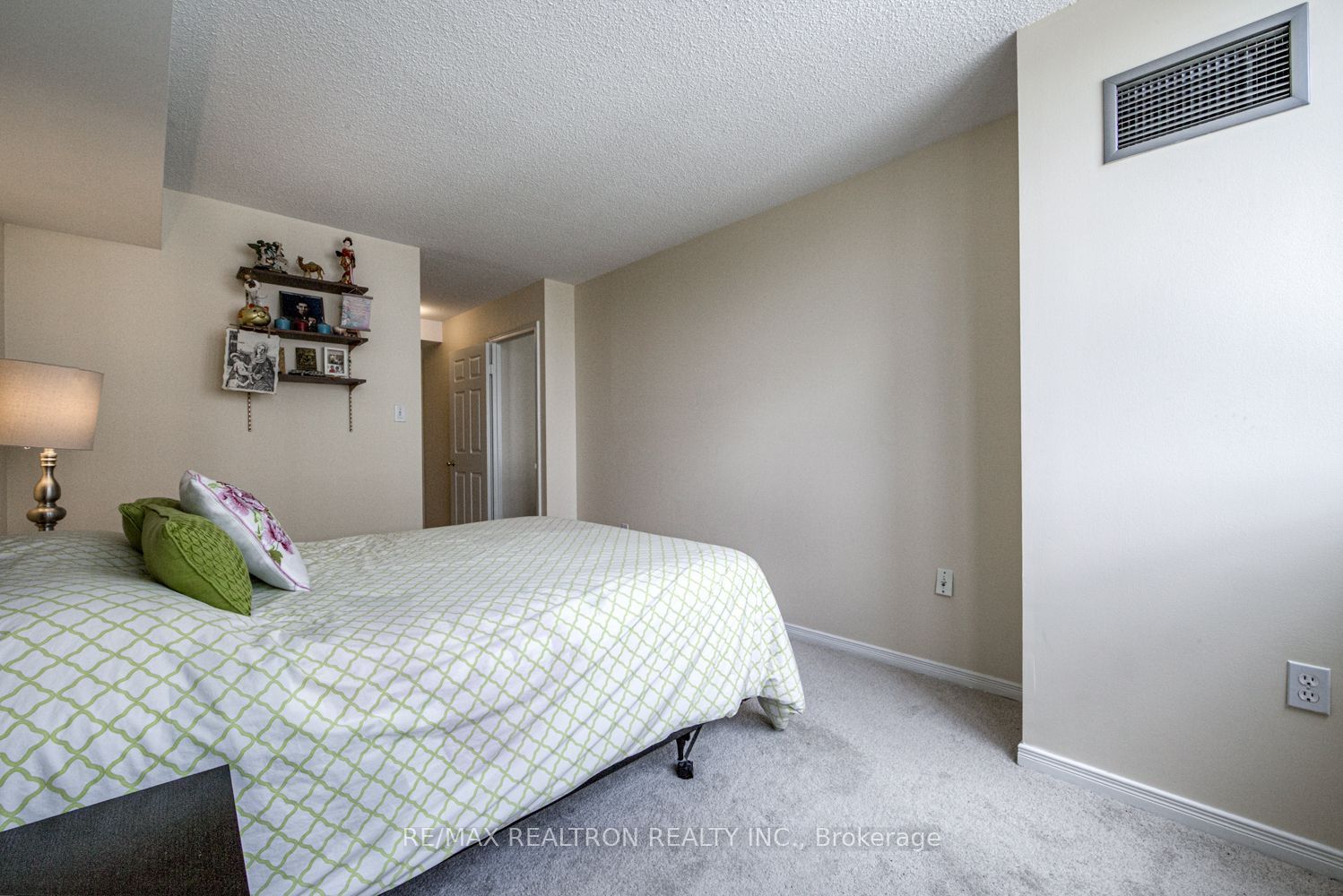 270 Davis Drive Property Photo 13
