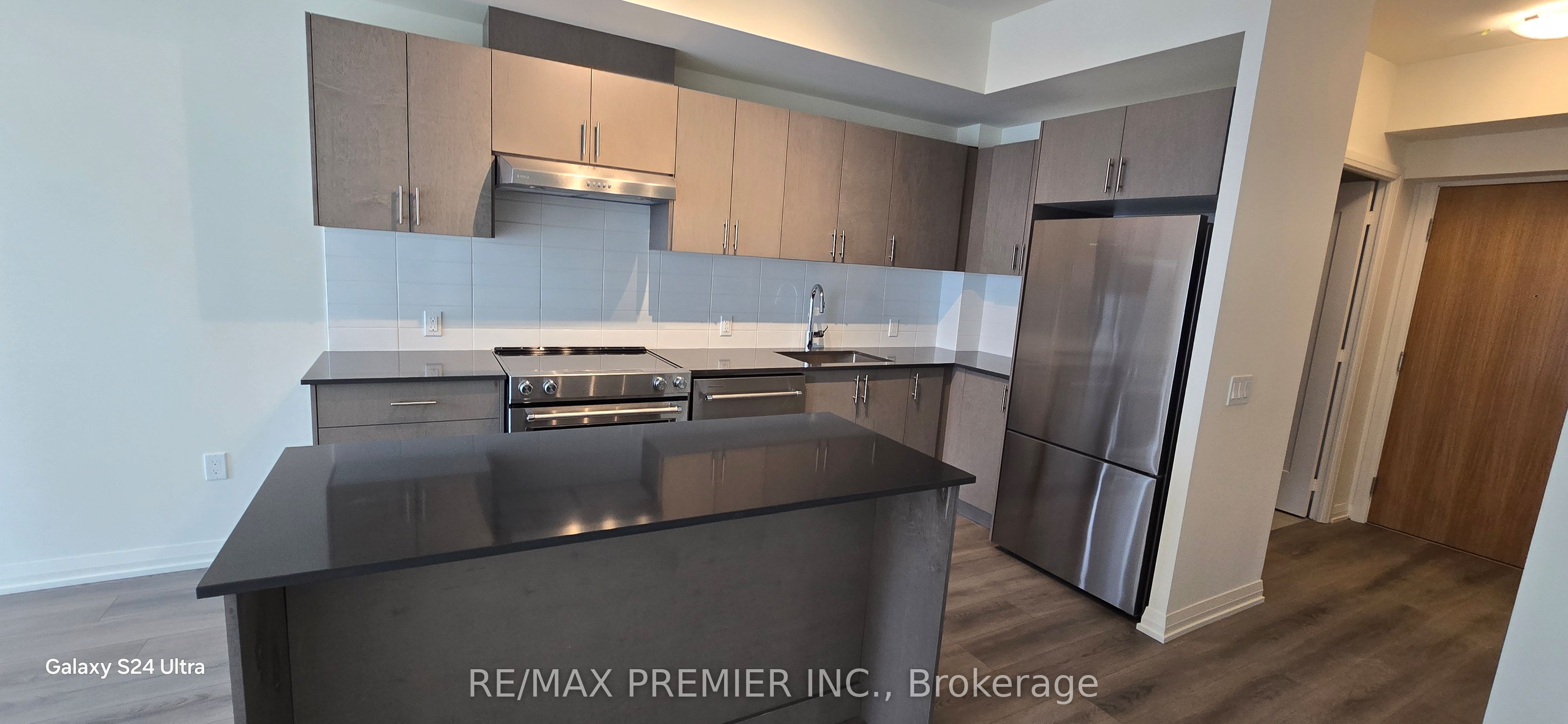 8960 Jane Street 1819 Property Photo 5