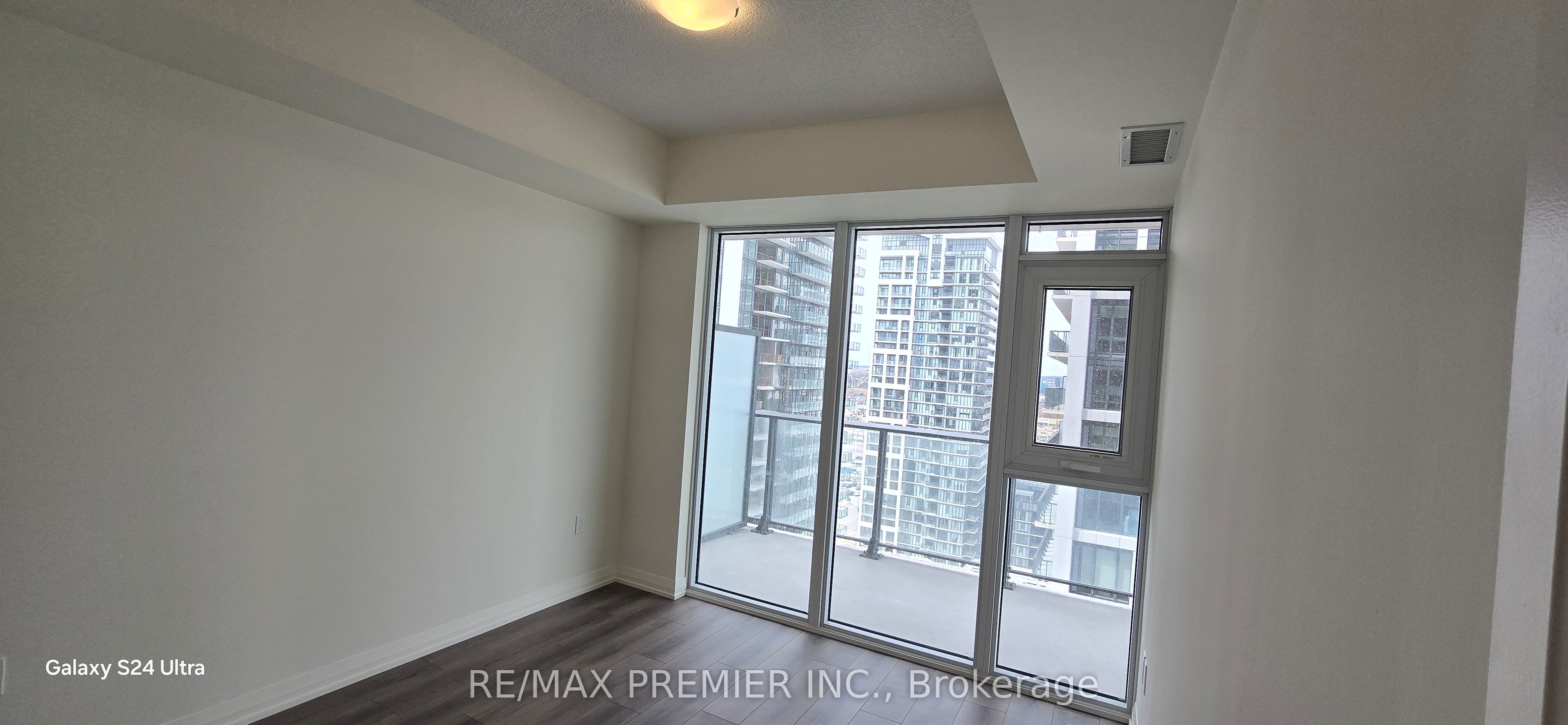 8960 Jane Street 1819 Property Photo 10