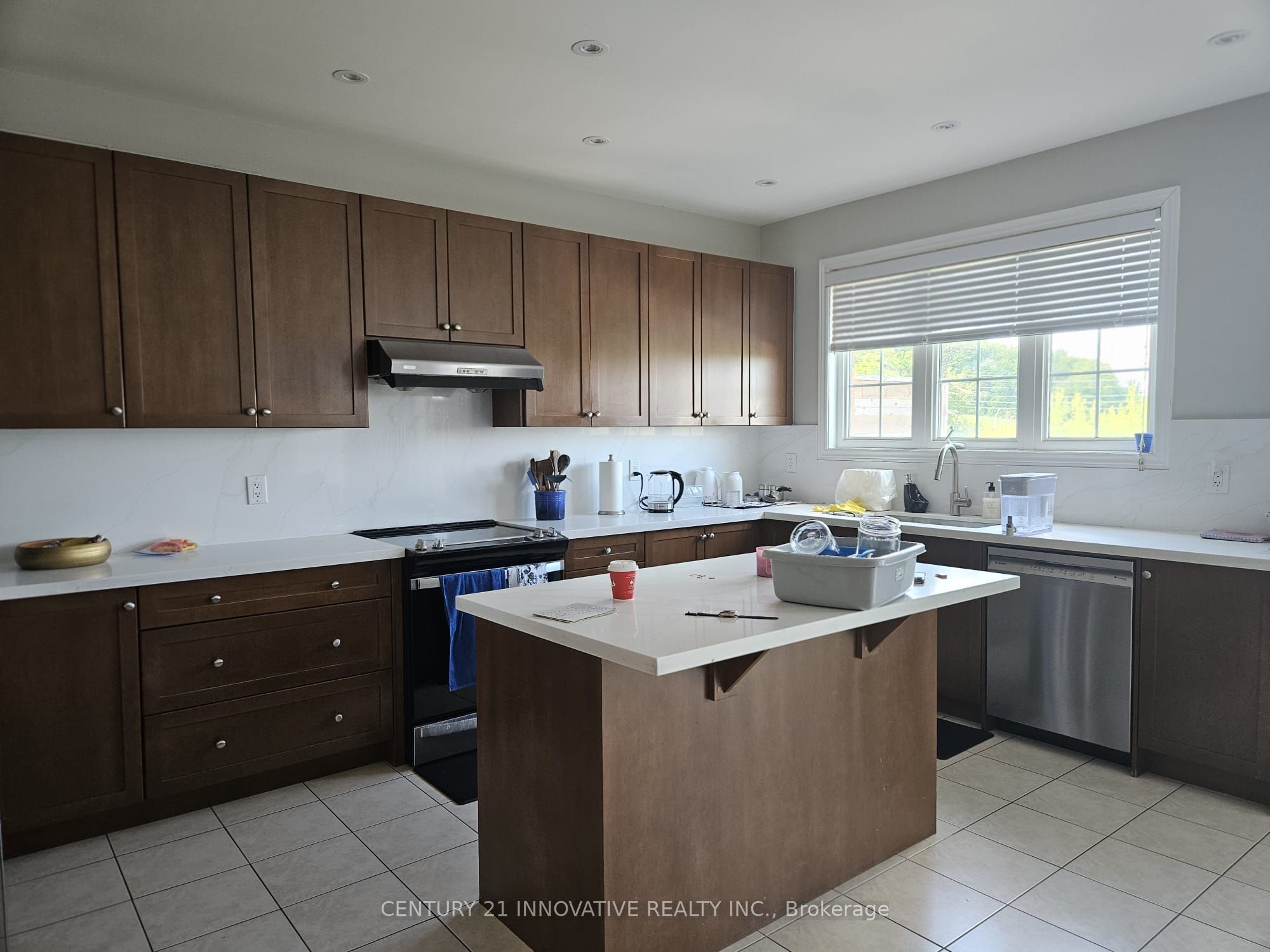 118 Santa Amato Crescent Upper Property Photo 5