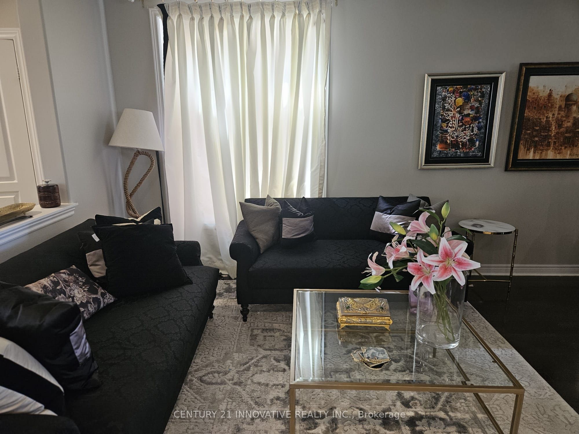 118 Santa Amato Crescent Upper Property Photo 8