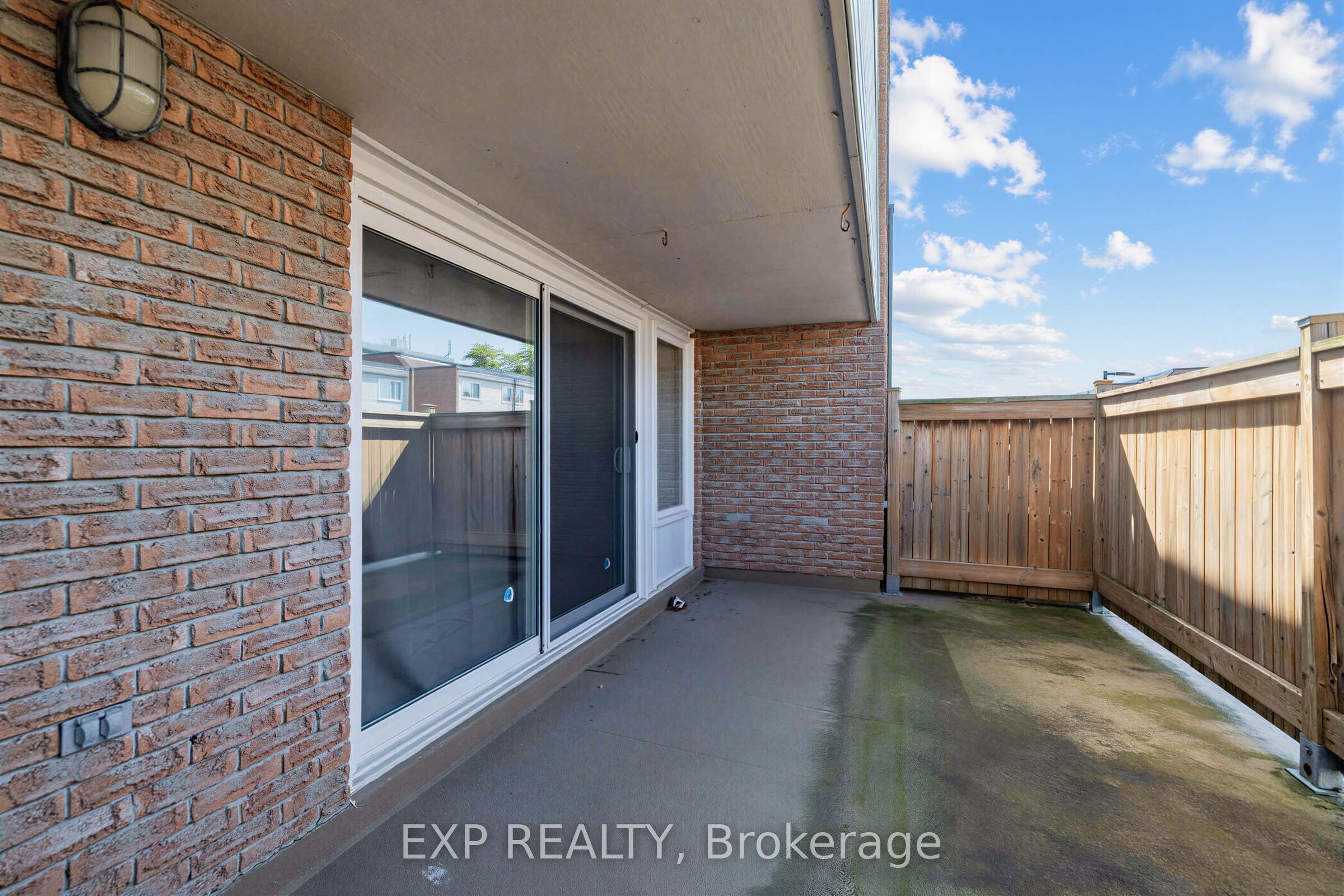 158 Milestone Crescent 58 Property Photo 4