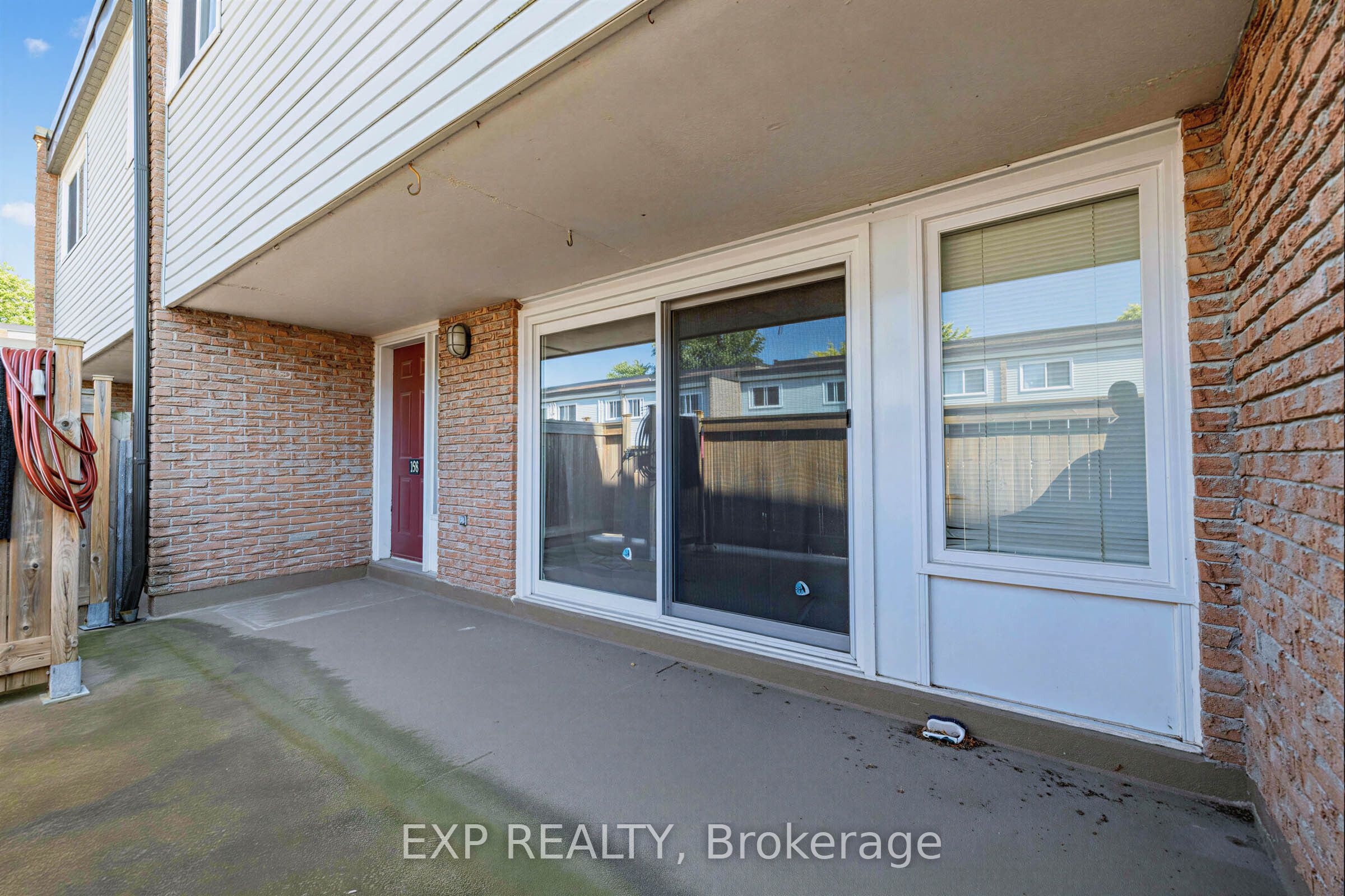 158 Milestone Crescent 58 Property Photo 6
