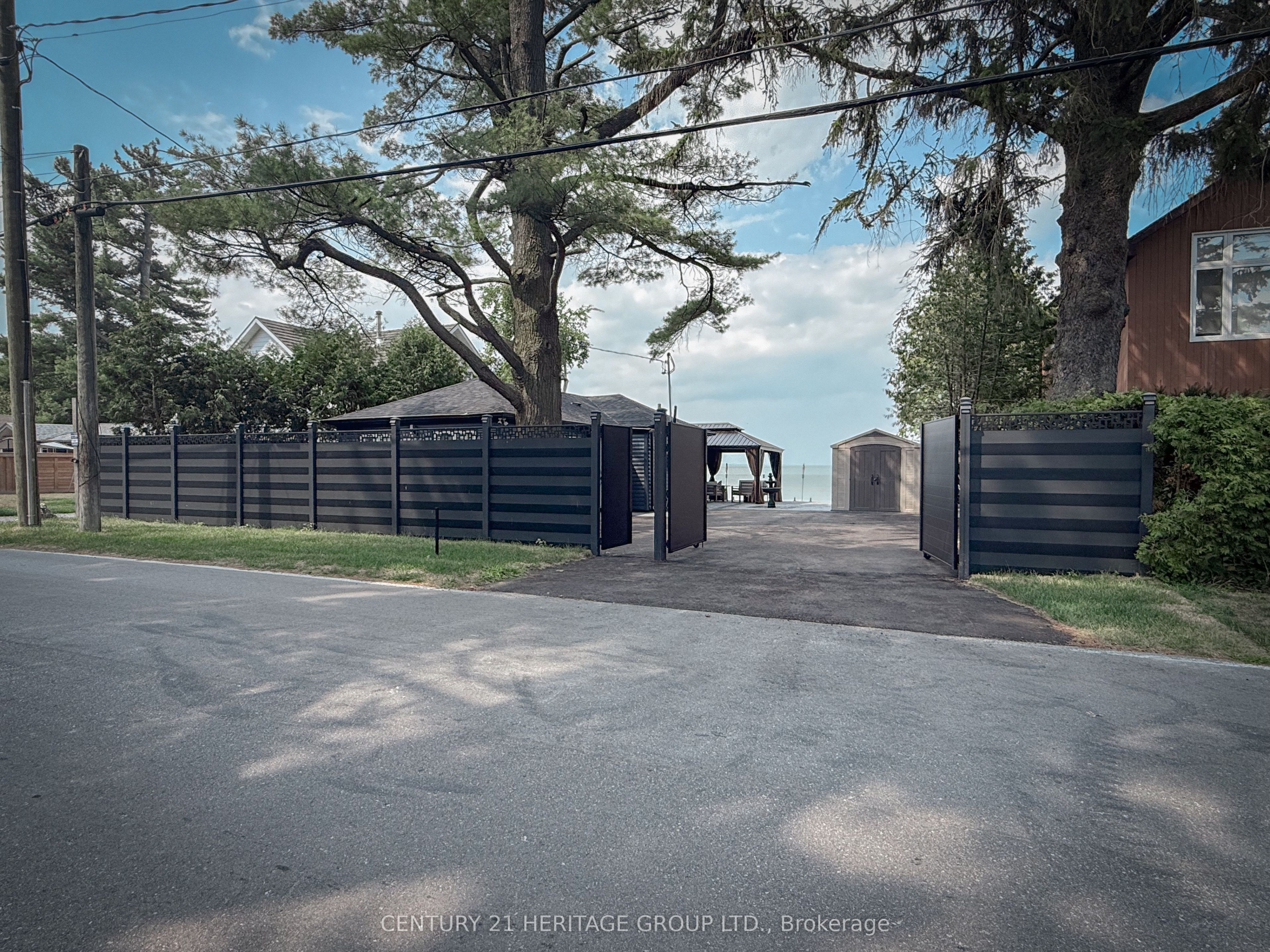 110 Hedge Road Property Photo 3