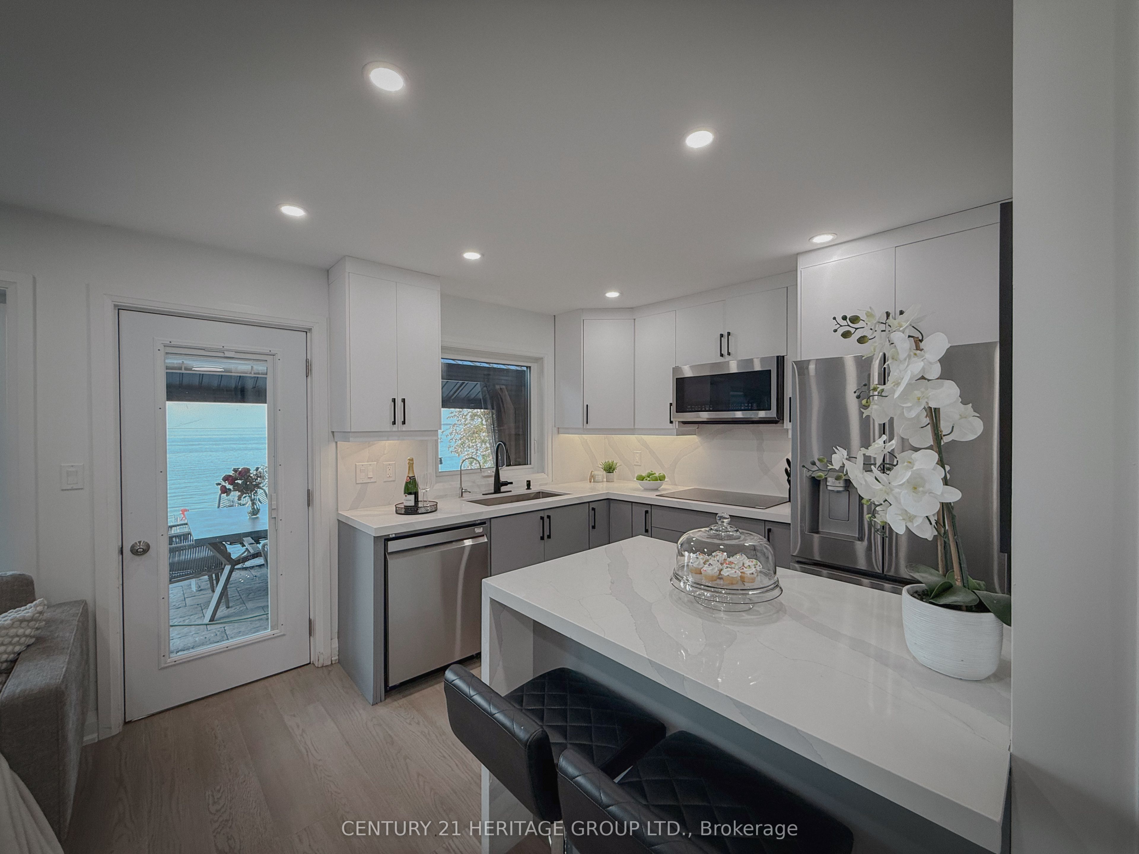 110 Hedge Road Property Photo 9