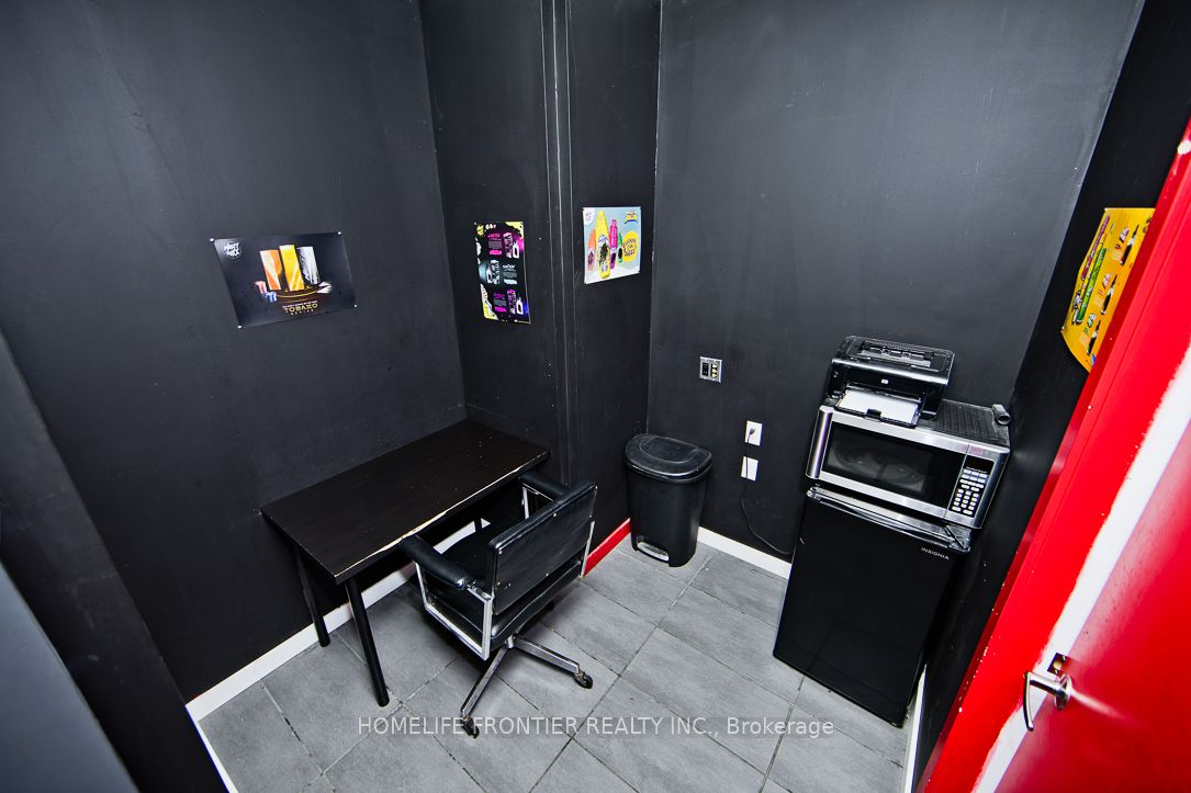 13390 Yonge Street Property Photo 17
