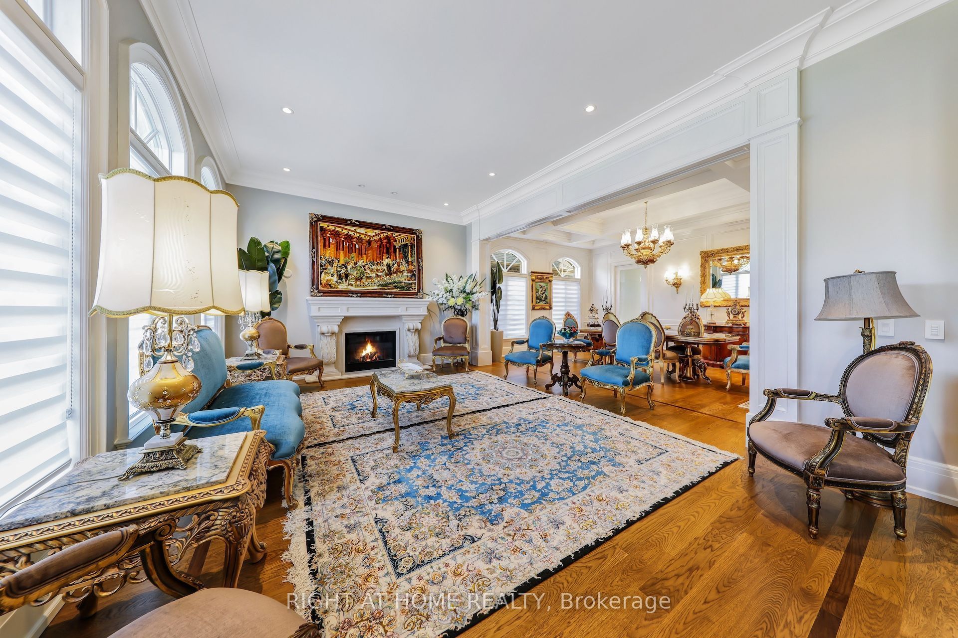 10 Yongeview Avenue Property Photo 16