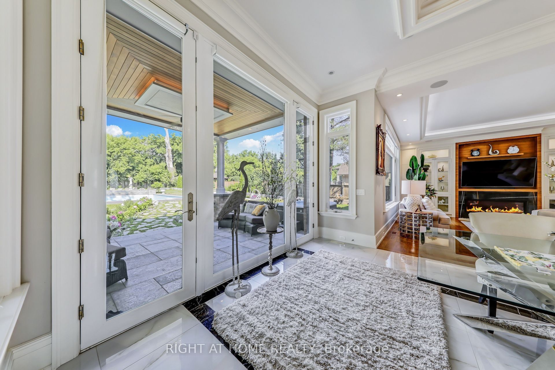 10 Yongeview Avenue Property Photo 33
