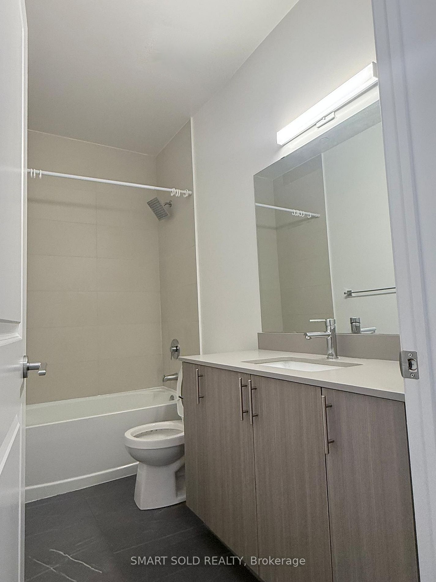 9700 Ninth Line 107 Property Photo 11