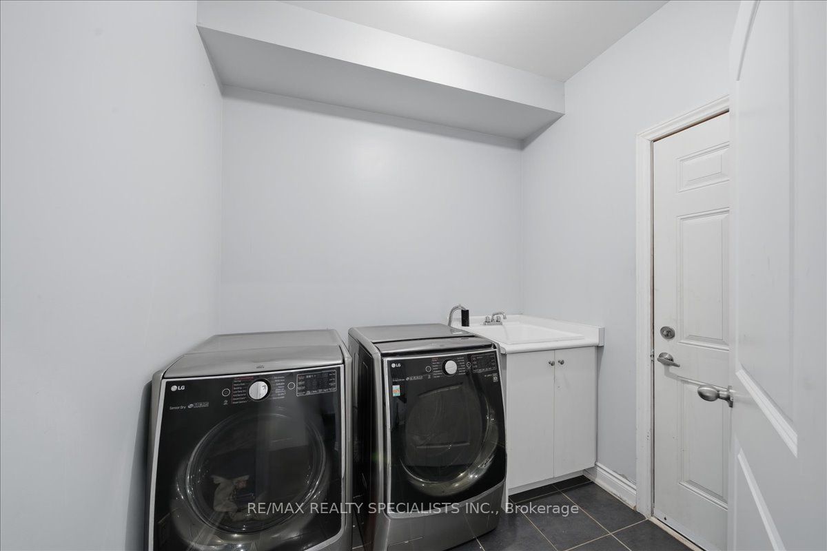 77 Mckenzie Way Main Property Photo 5