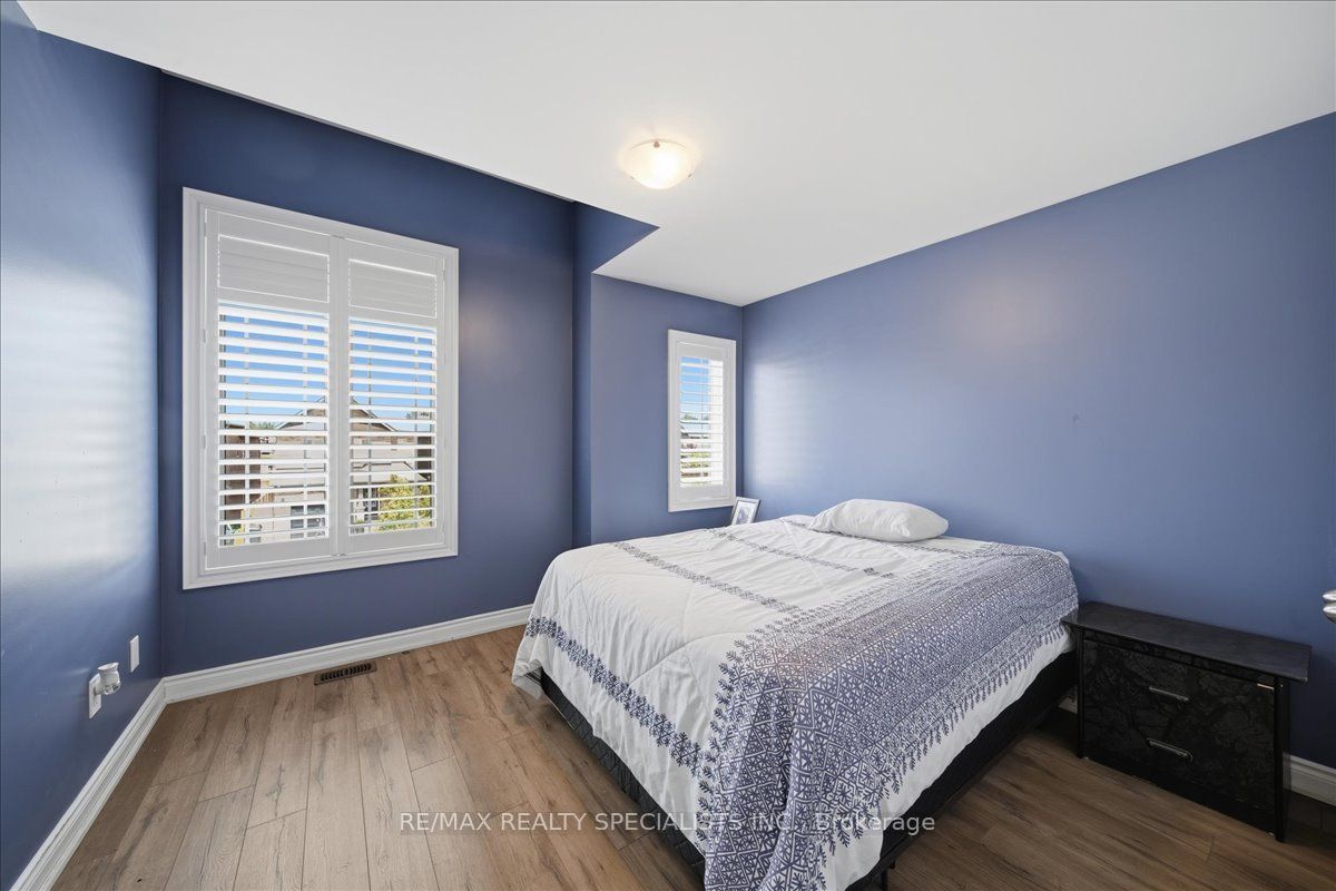 77 Mckenzie Way Main Property Photo 12