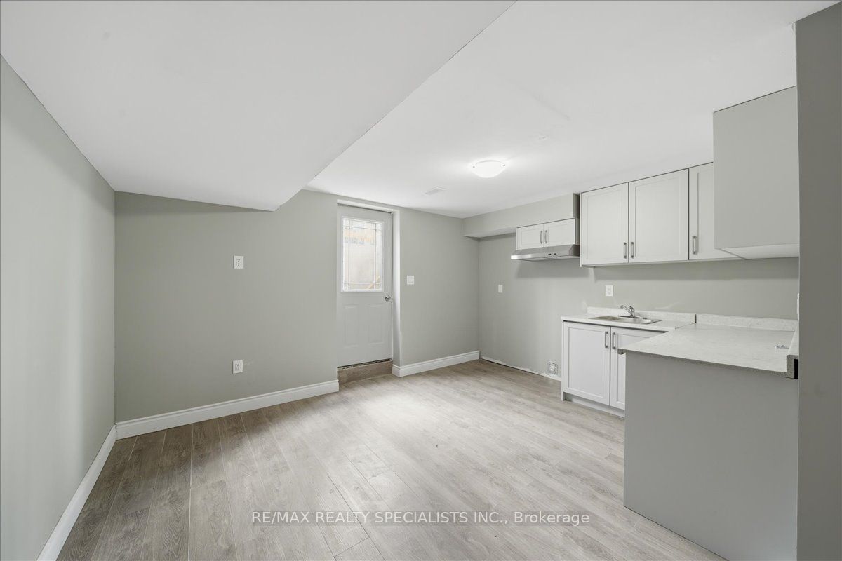 77 Mckenzie Way Property Photo 2