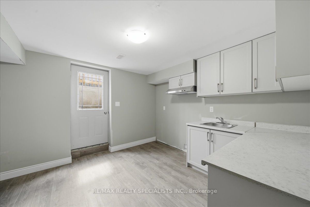 77 Mckenzie Way Property Photo 4