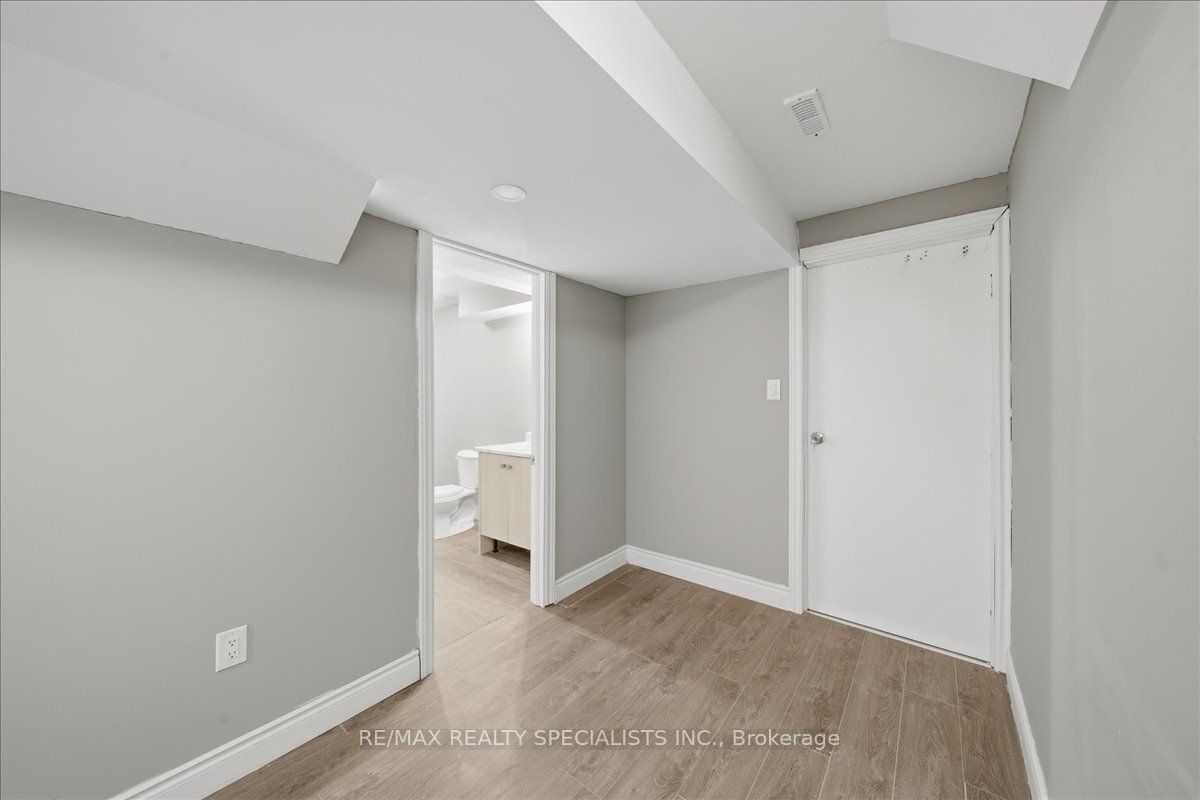 77 Mckenzie Way Property Photo 5