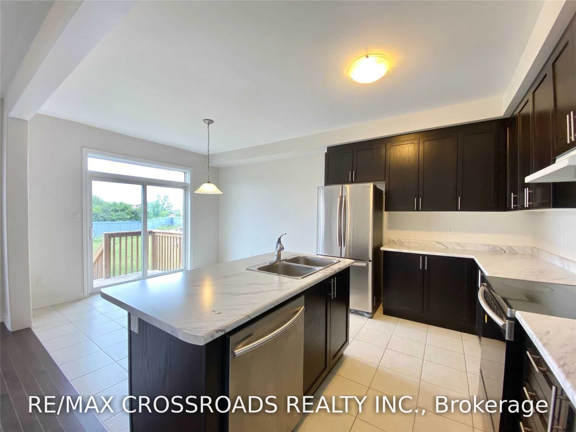 172 Decast Crescent Property Photo 7