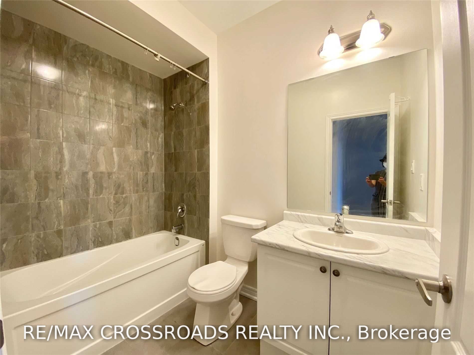 172 Decast Crescent Property Photo 23