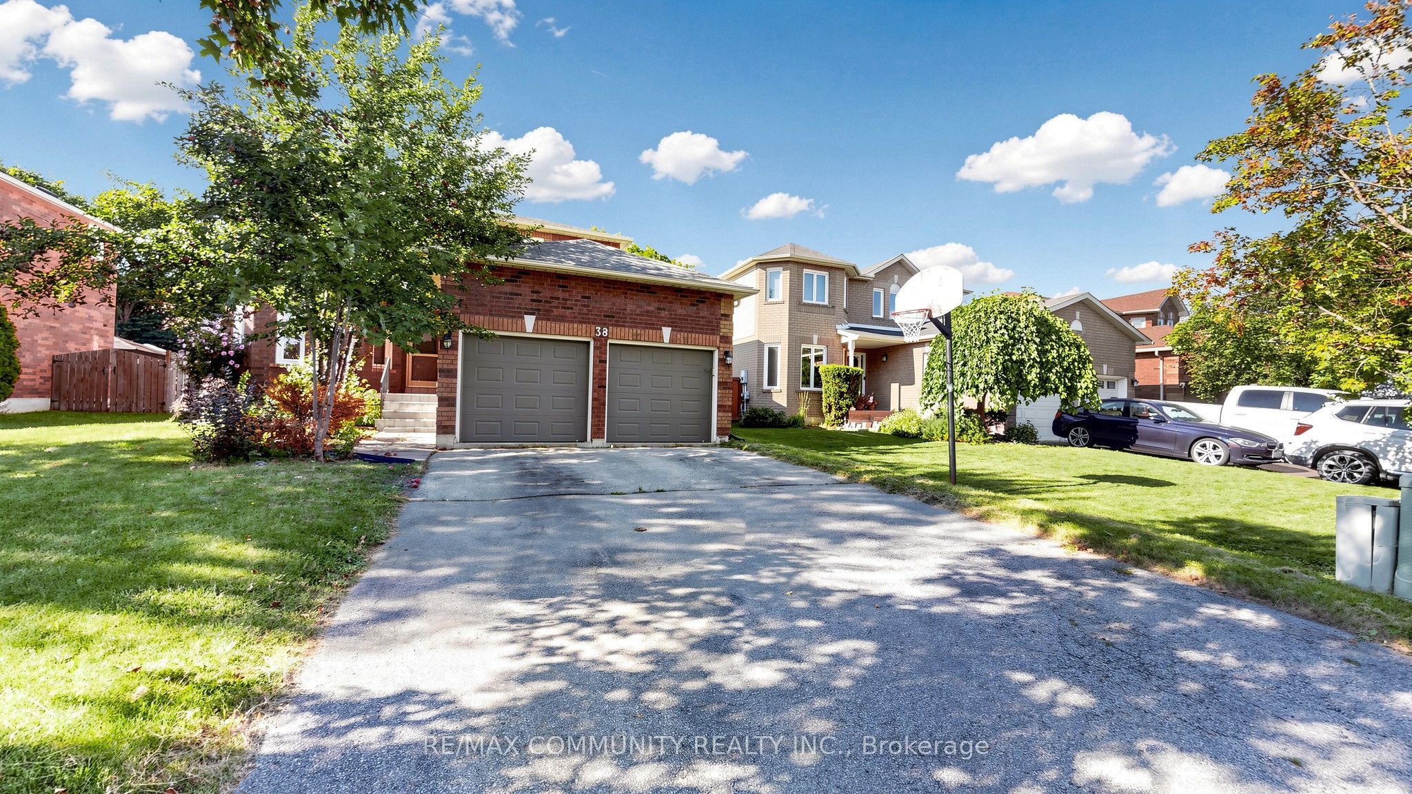 38 Iveagh Drive Property Photo 2