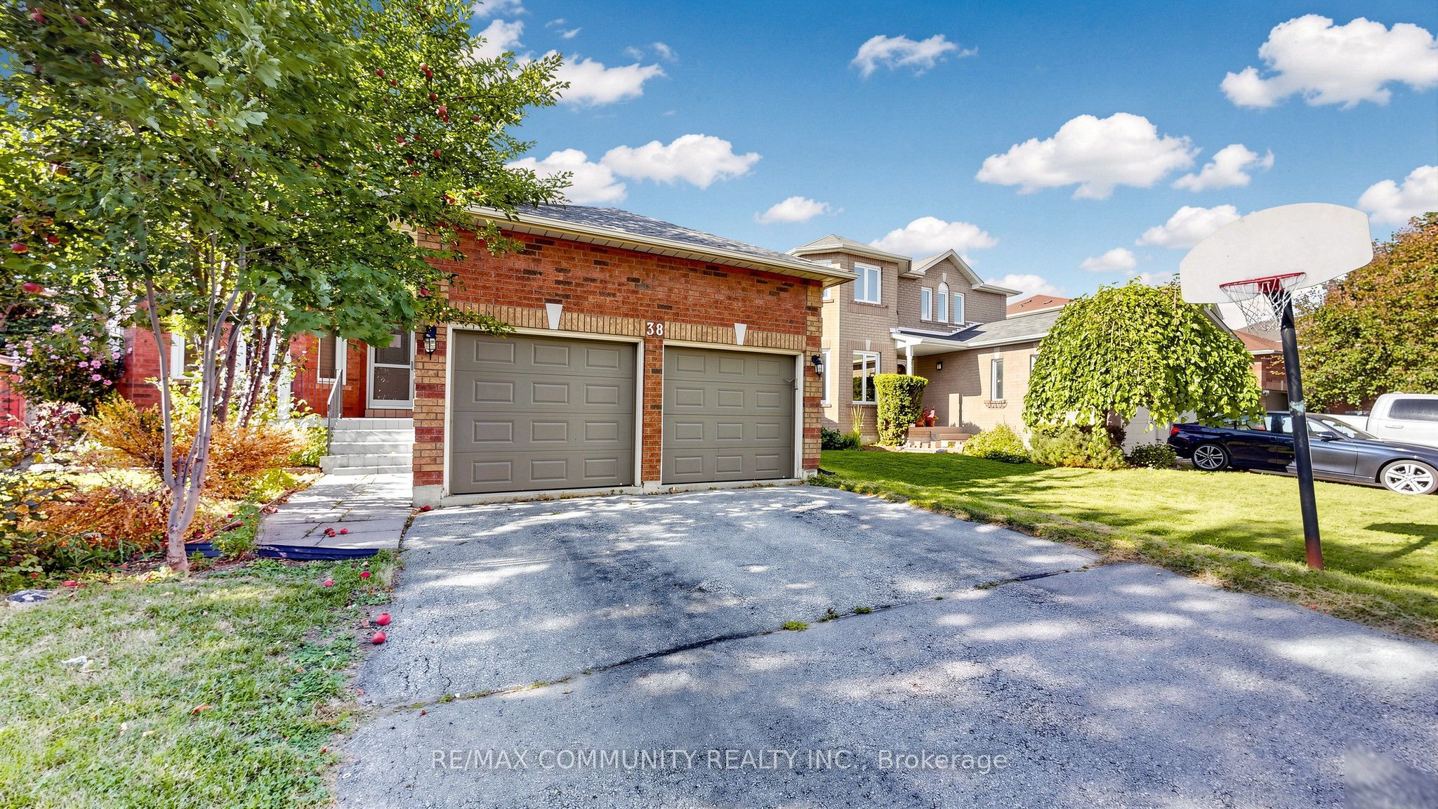 38 Iveagh Drive Property Photo 3
