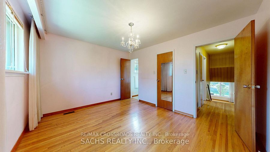 377 Crosby Avenue Upper Property Photo 6