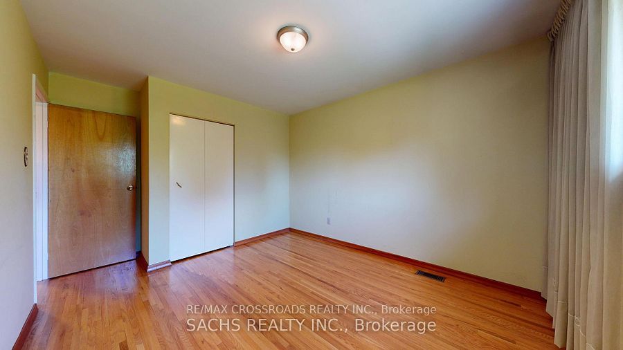 377 Crosby Avenue Upper Property Photo 13