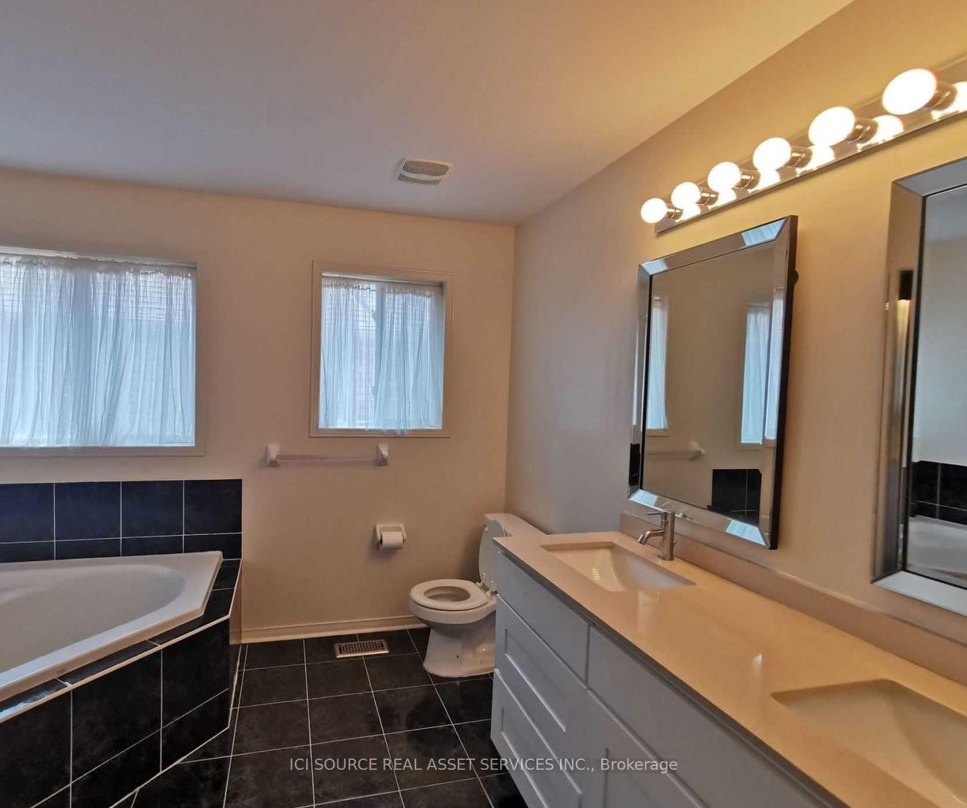 8 Maffey Crescent Property Photo 6