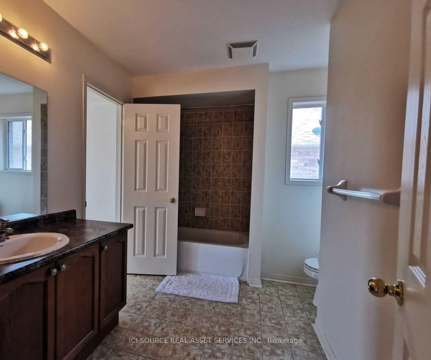 8 Maffey Crescent Property Photo 8