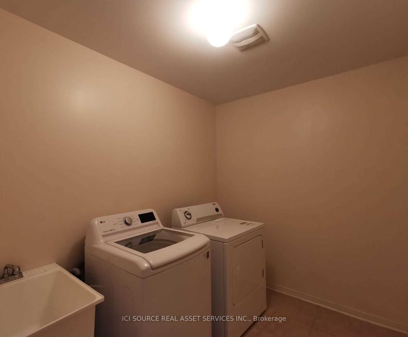 8 Maffey Crescent Property Photo 19