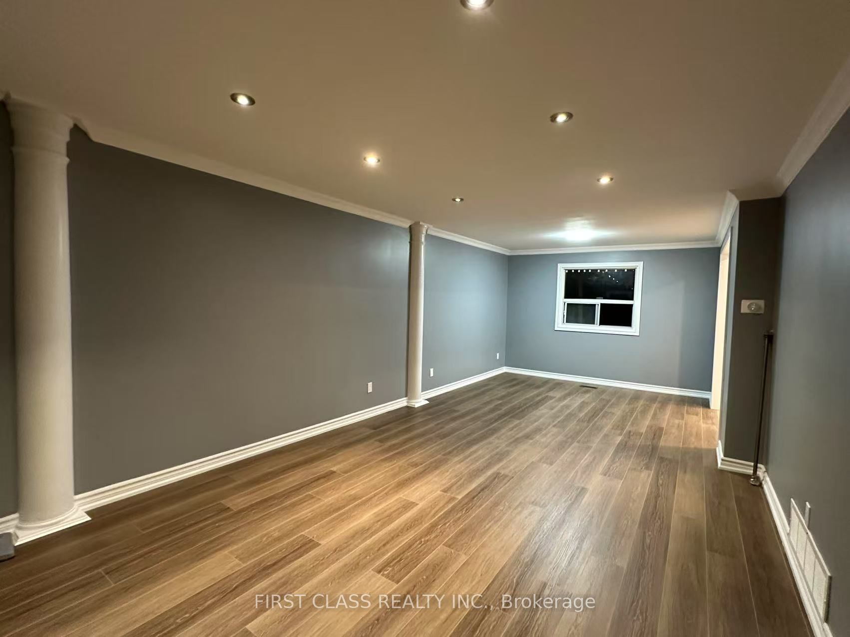 53 Aberfeldy Crescent Main & Second Floor Property Photo 2