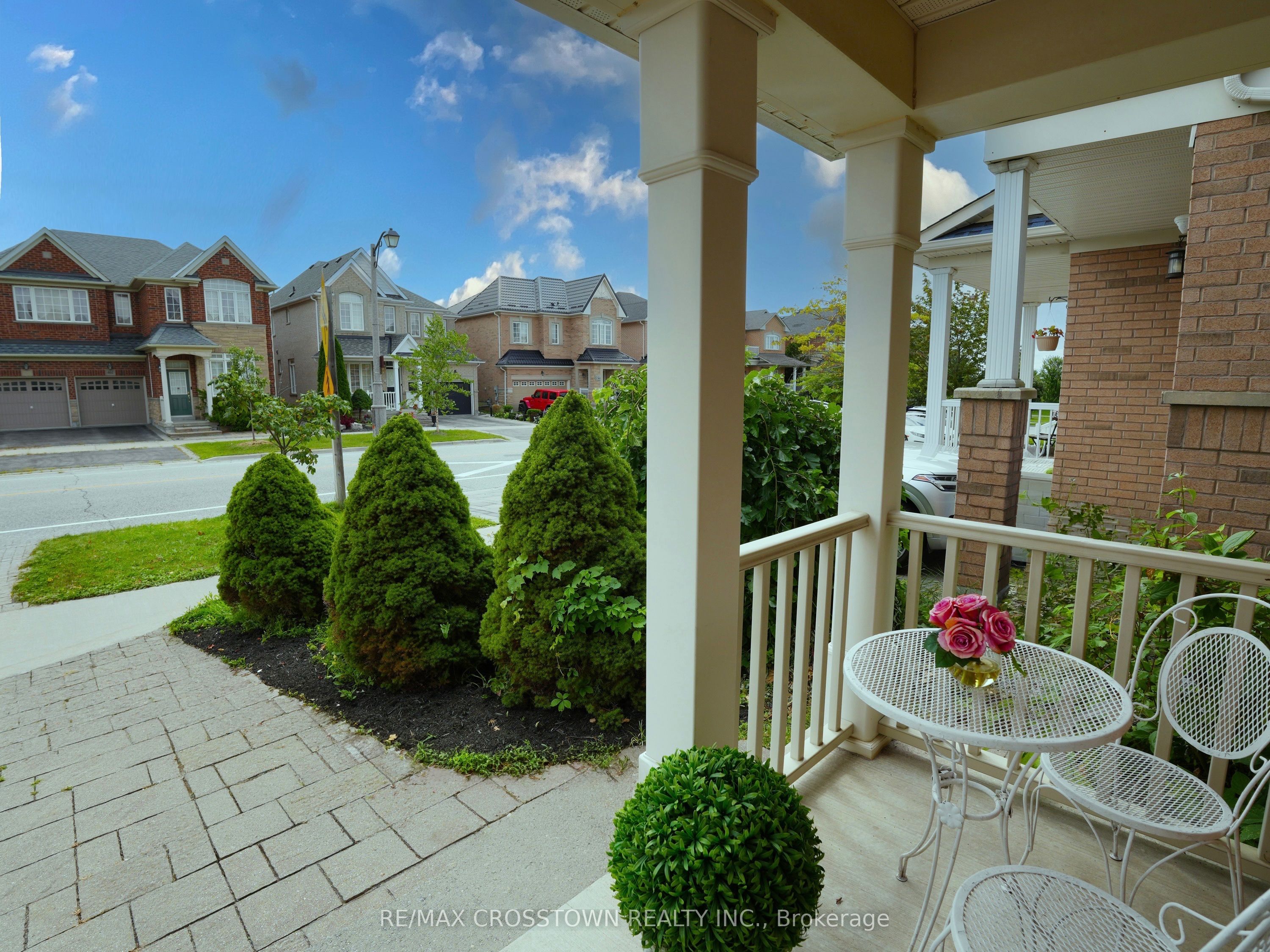 460 Reeves Way Boulevard Property Photo 3