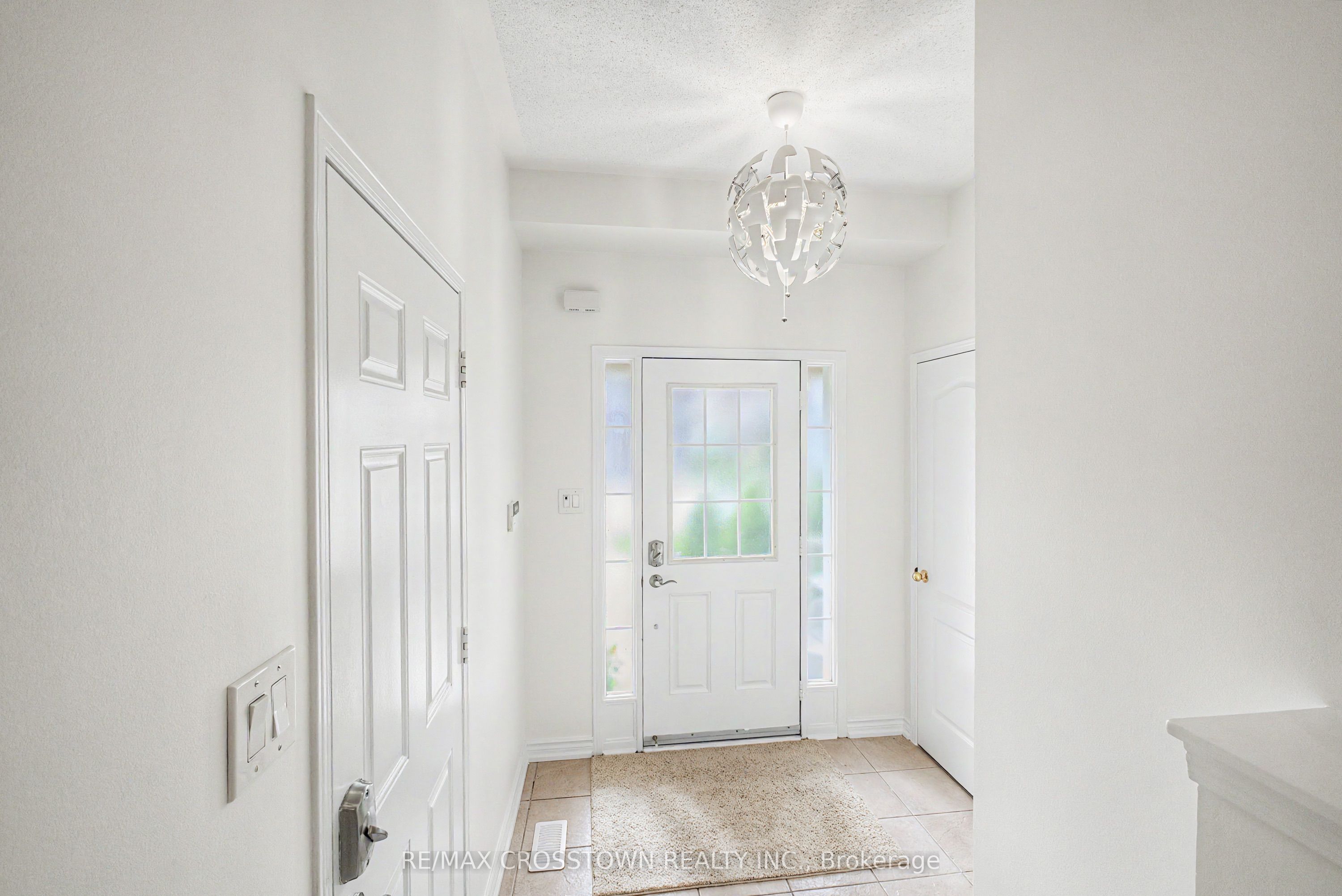 460 Reeves Way Boulevard Property Photo 4