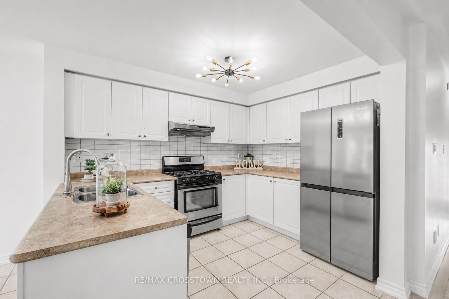 460 Reeves Way Boulevard Property Photo 9