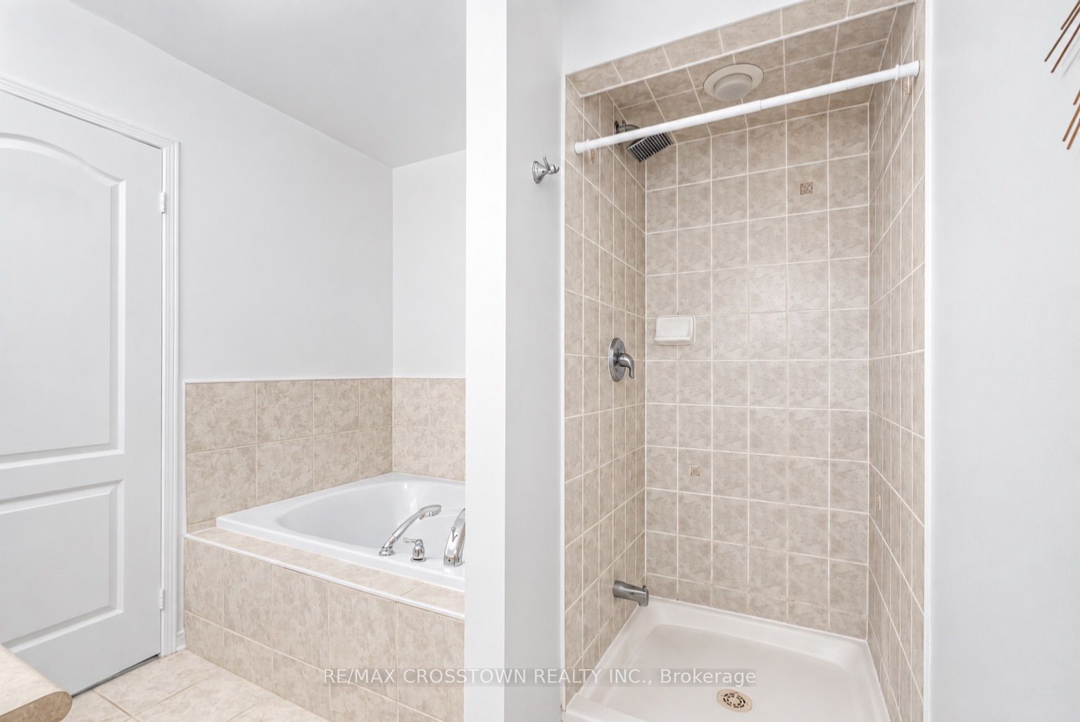 460 Reeves Way Boulevard Property Photo 18