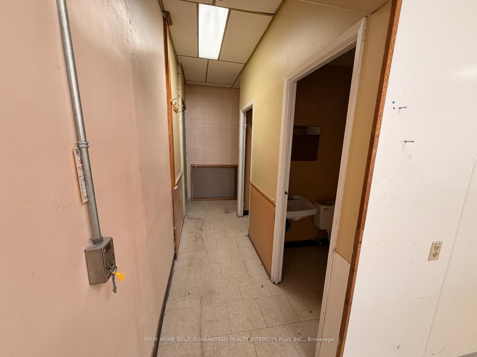 350 Davis Drive 2 Property Photo 7