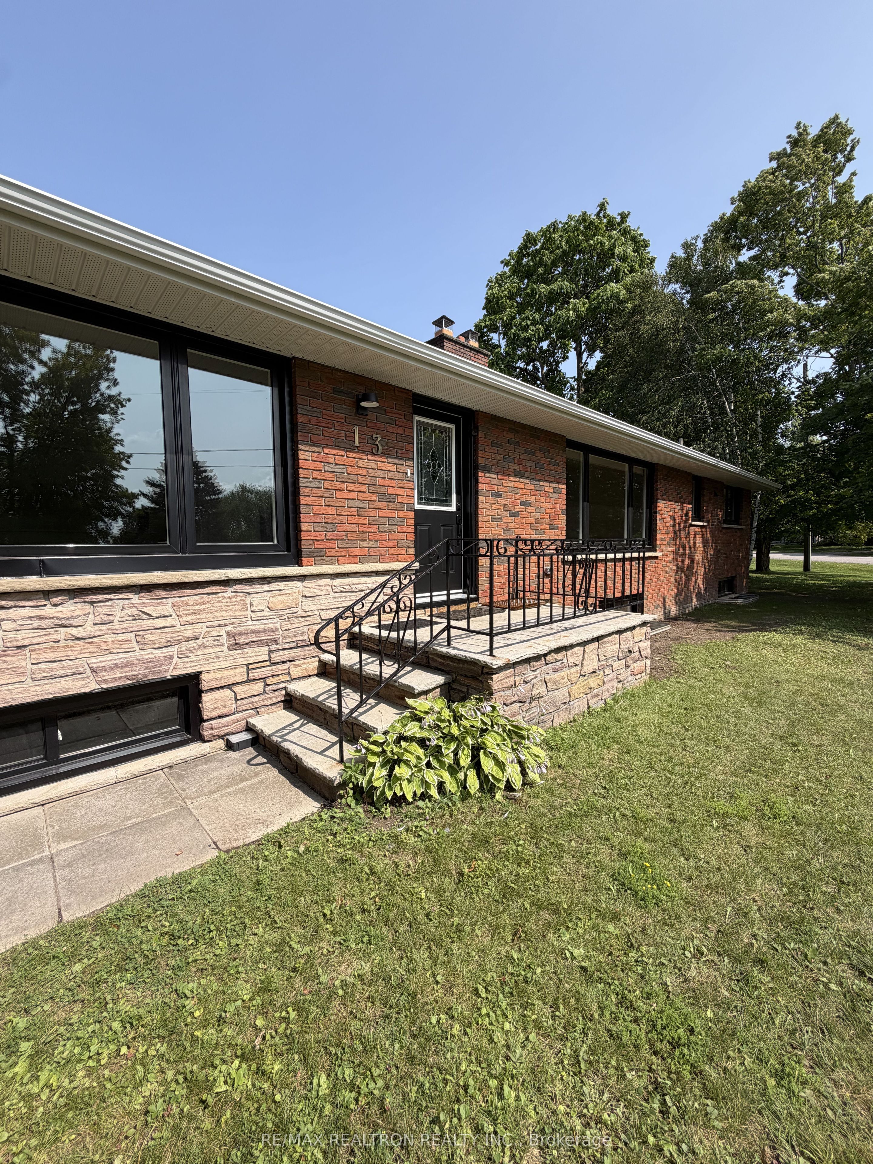 13 Circle Ridge Drive Property Photo 2
