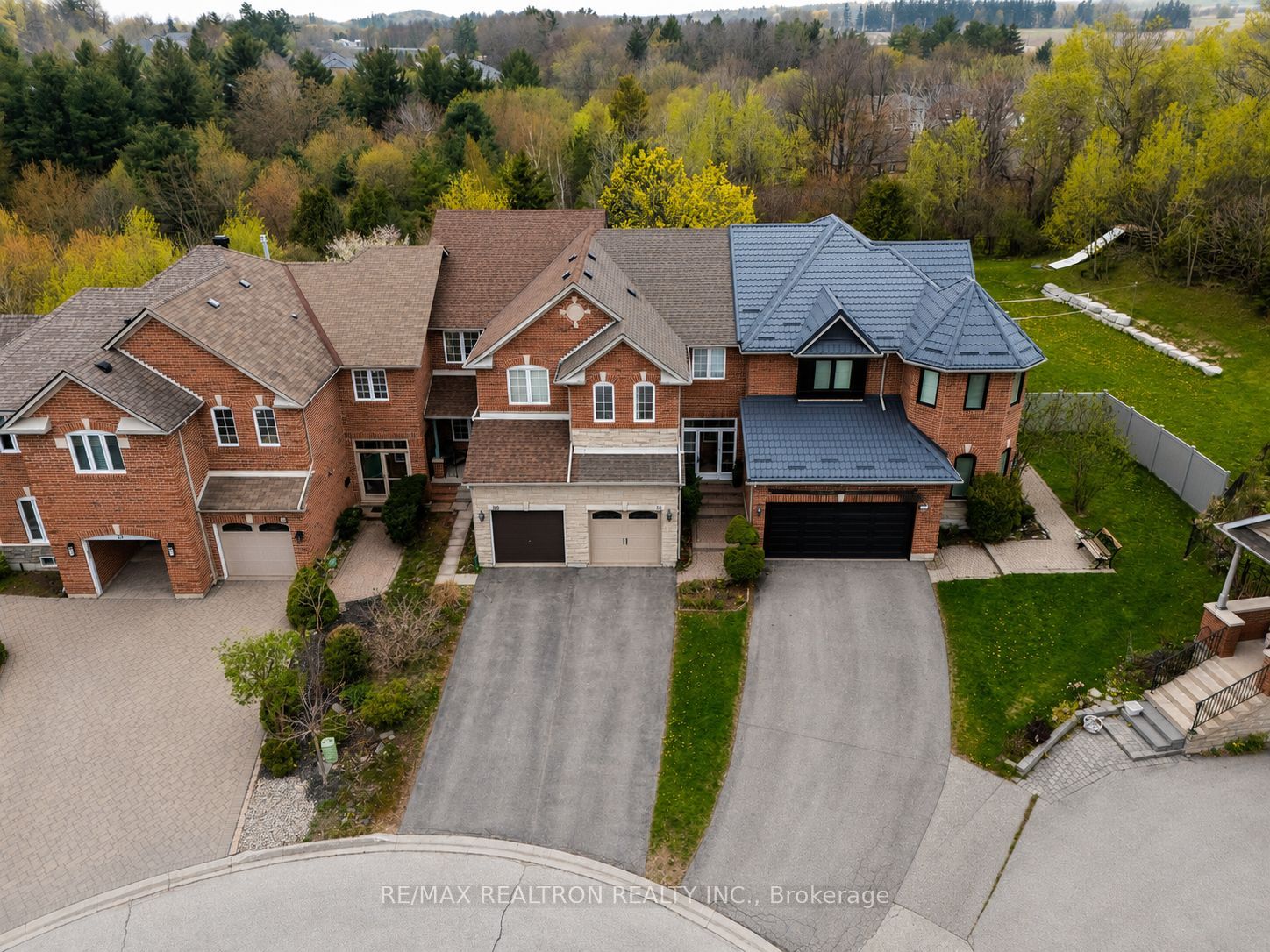 36 Edgemont Court Property Photo 2