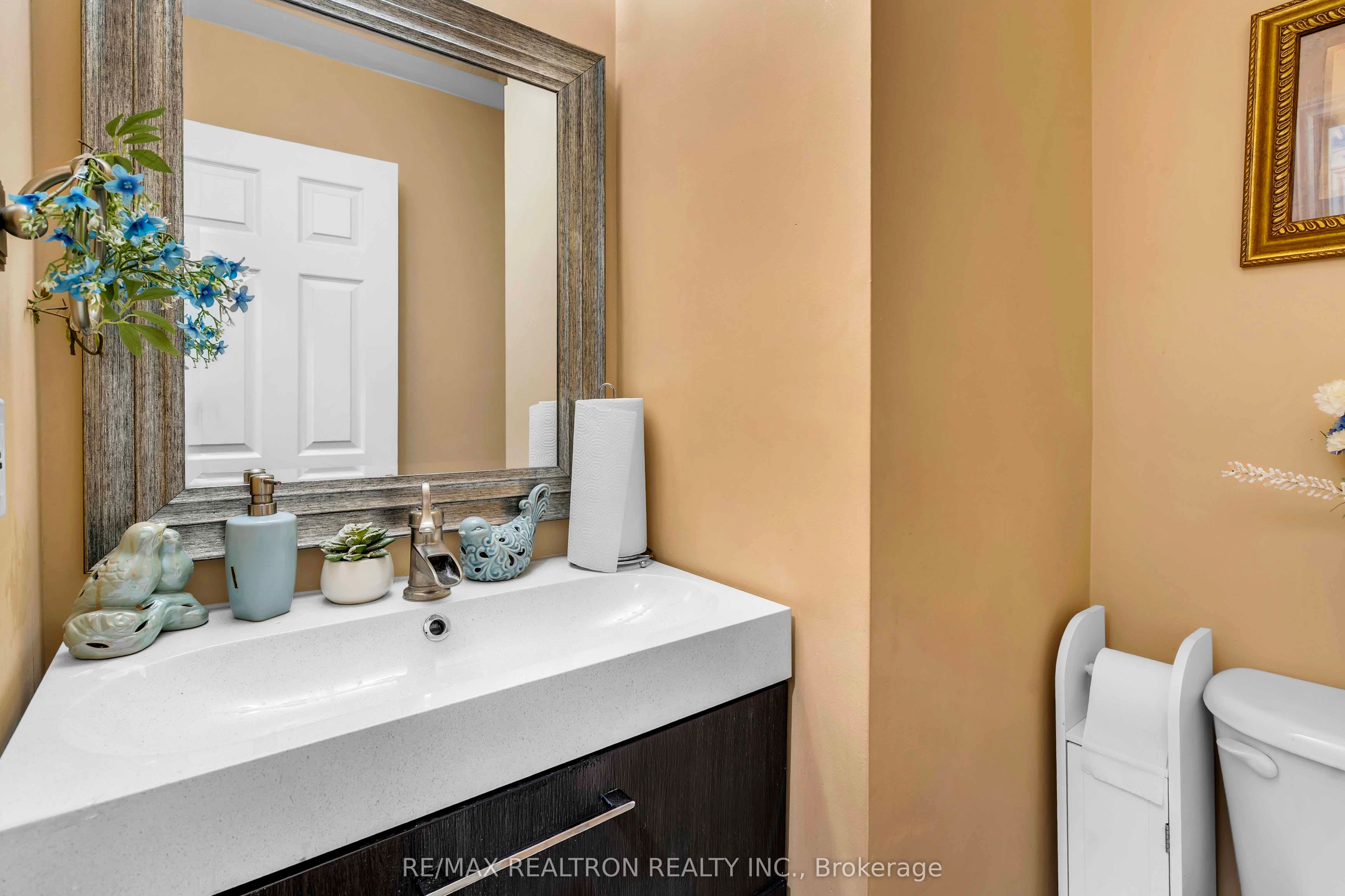 36 Edgemont Court Property Photo 8