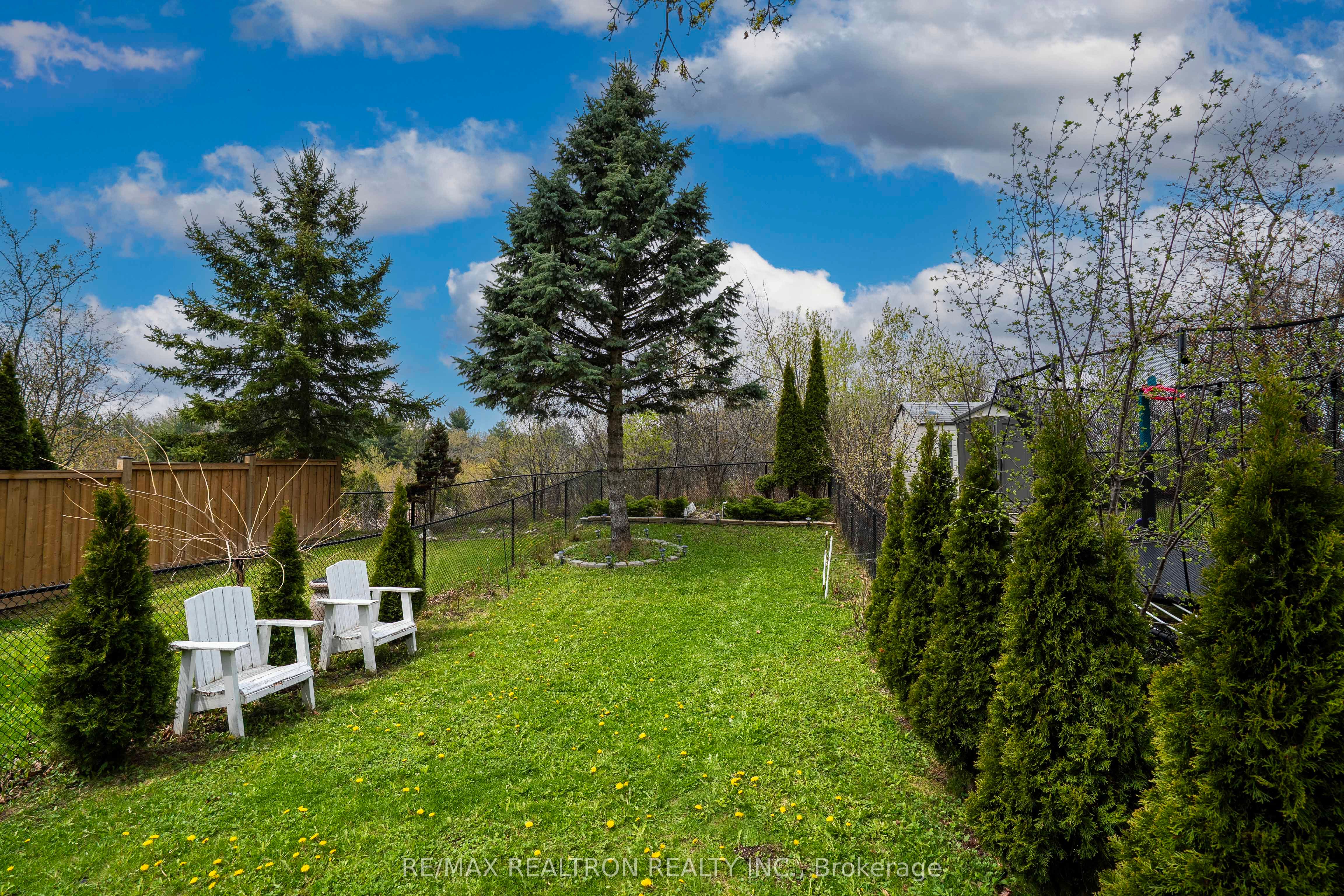 36 Edgemont Court Property Photo 25