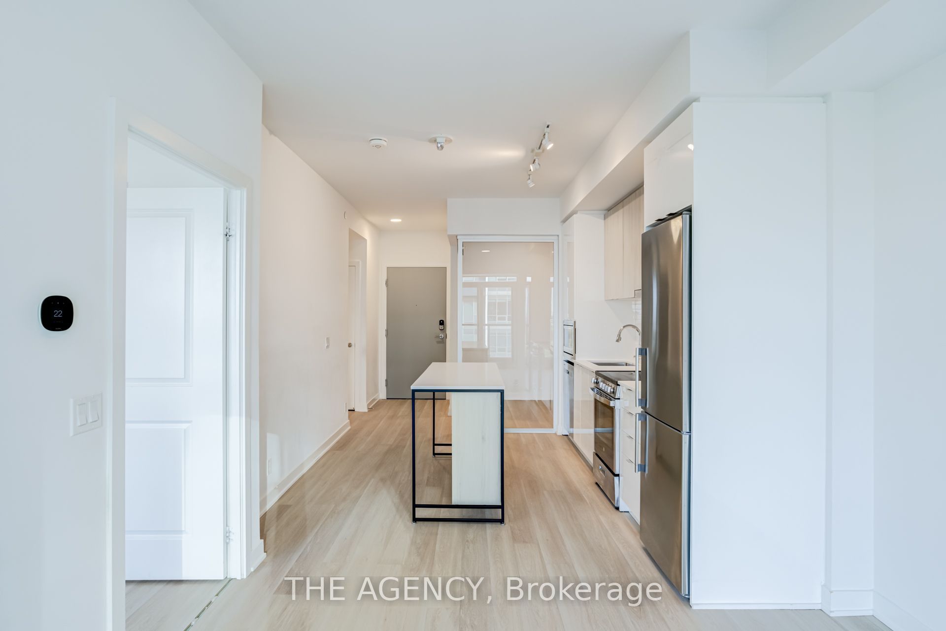 30 Upper Mall Way 1108 Property Photo 6