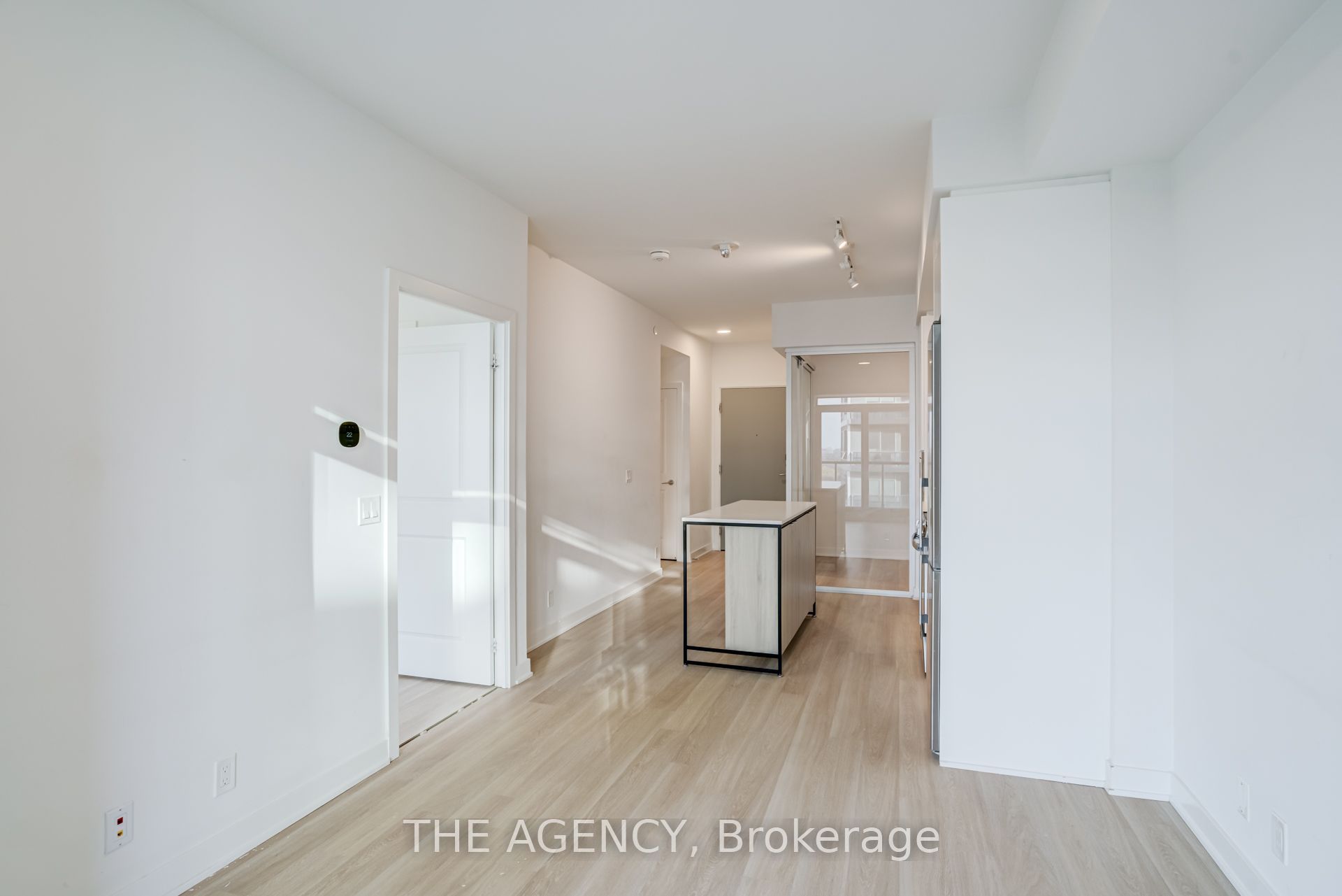 30 Upper Mall Way 1108 Property Photo 7