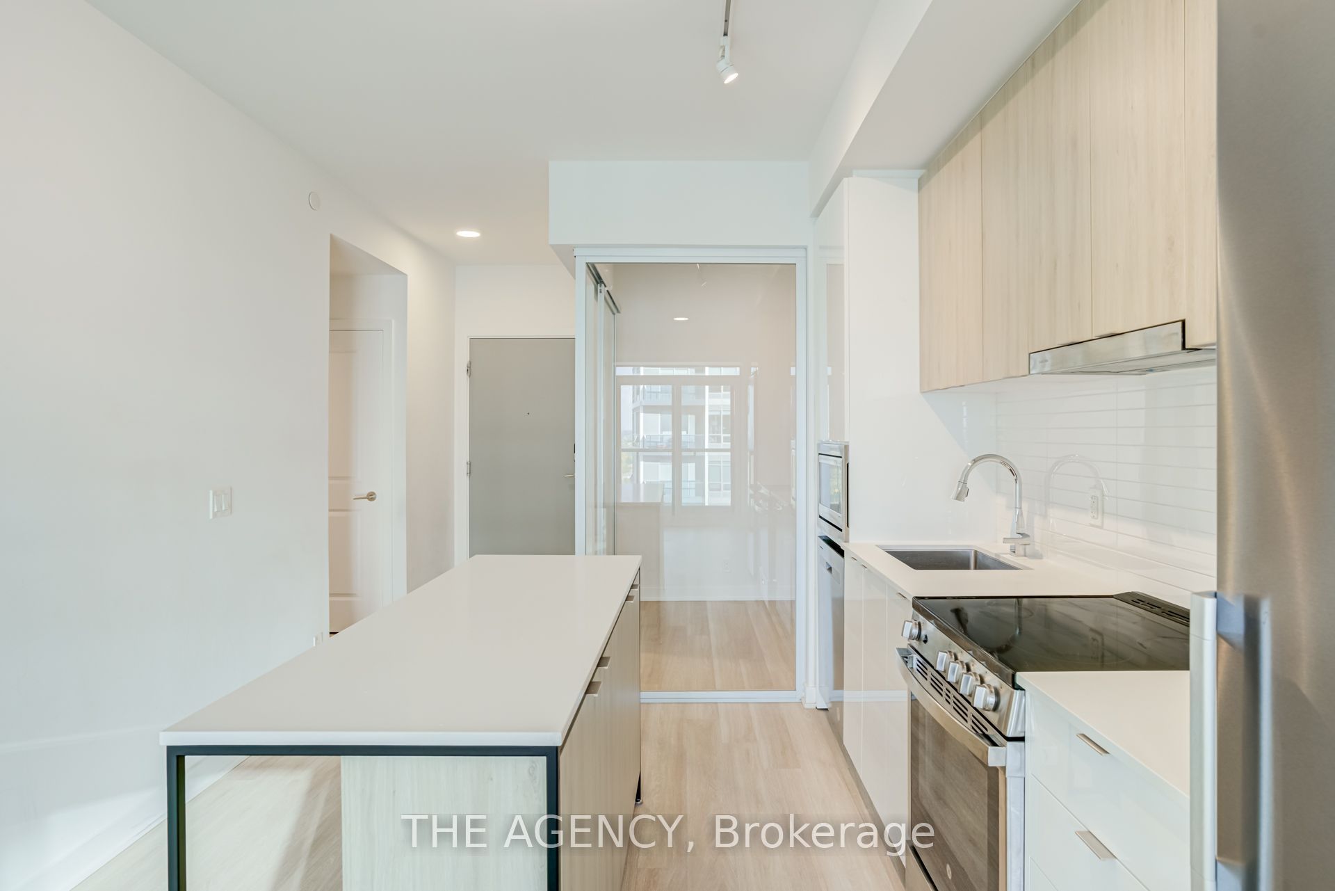 30 Upper Mall Way 1108 Property Photo 8