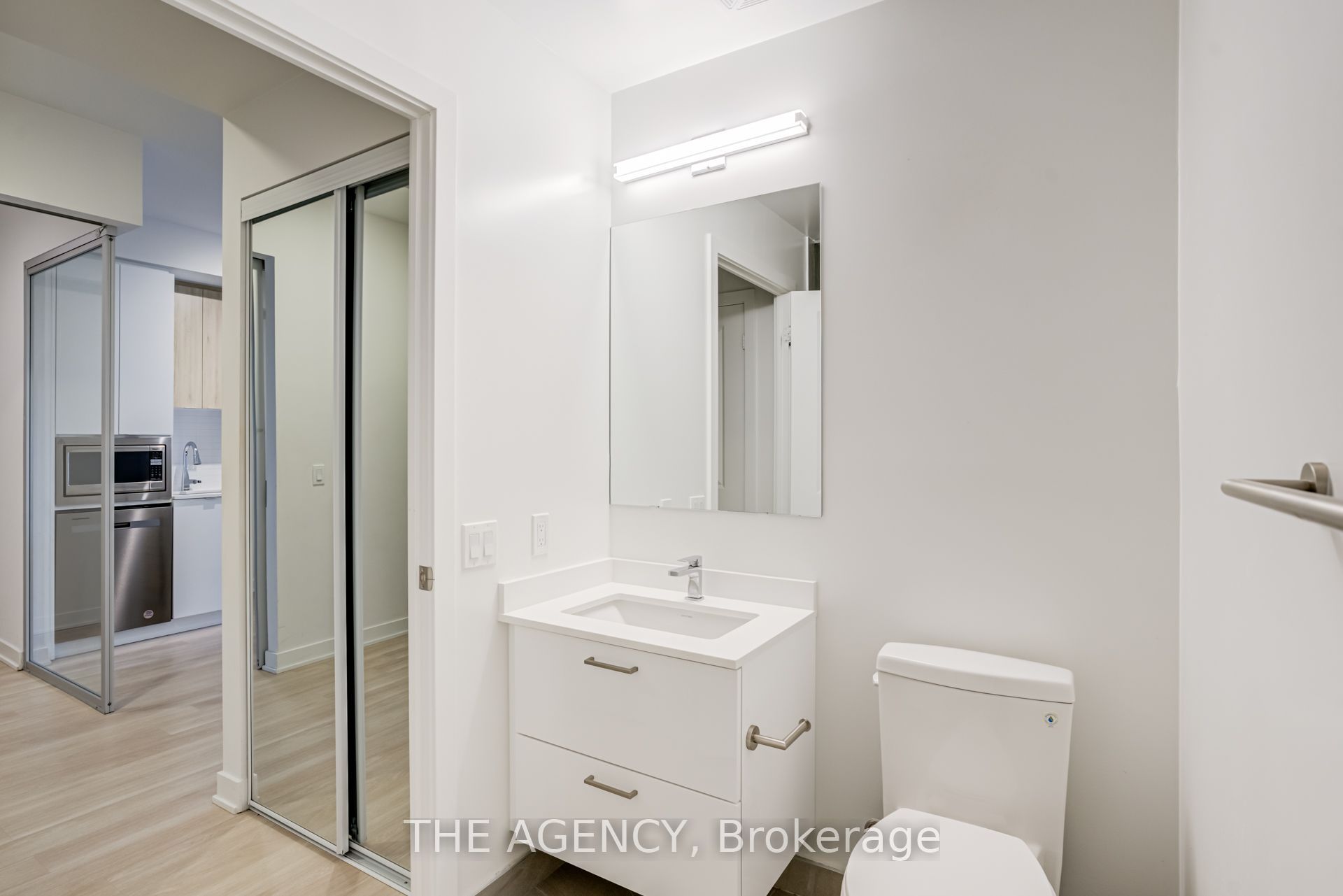 30 Upper Mall Way 1108 Property Photo 15