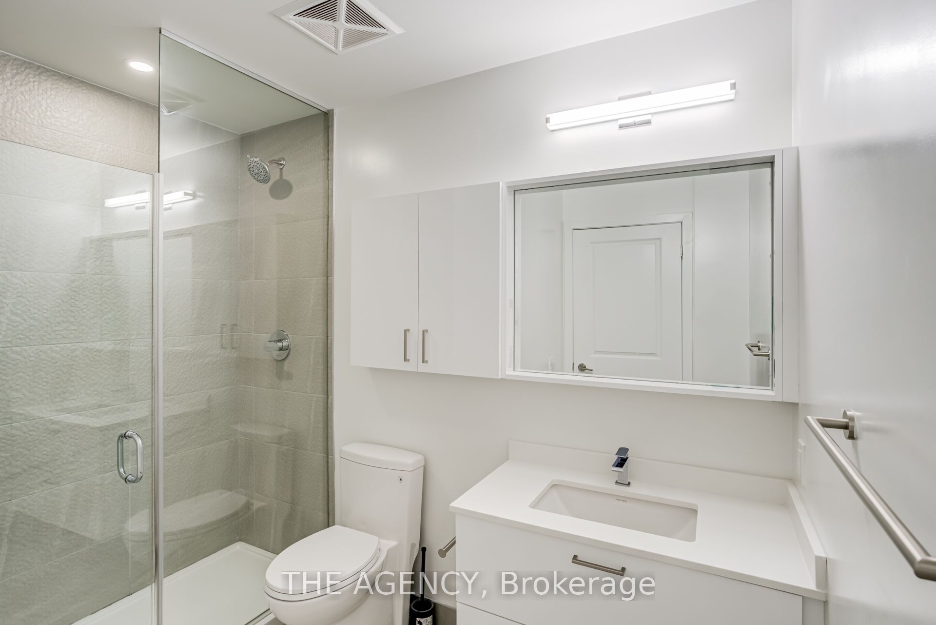 30 Upper Mall Way 1108 Property Photo 17