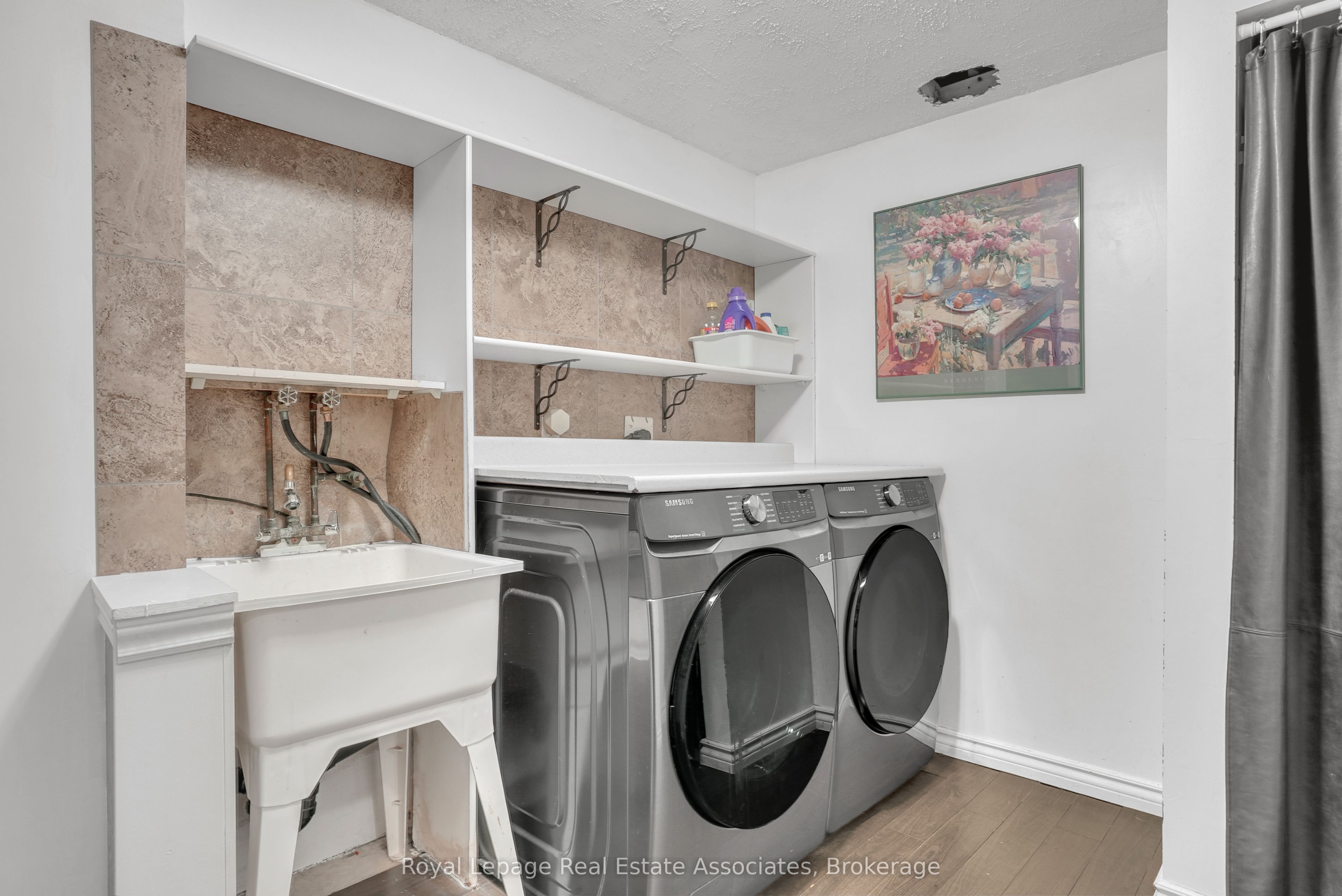 1128 Kell Street Property Photo 15