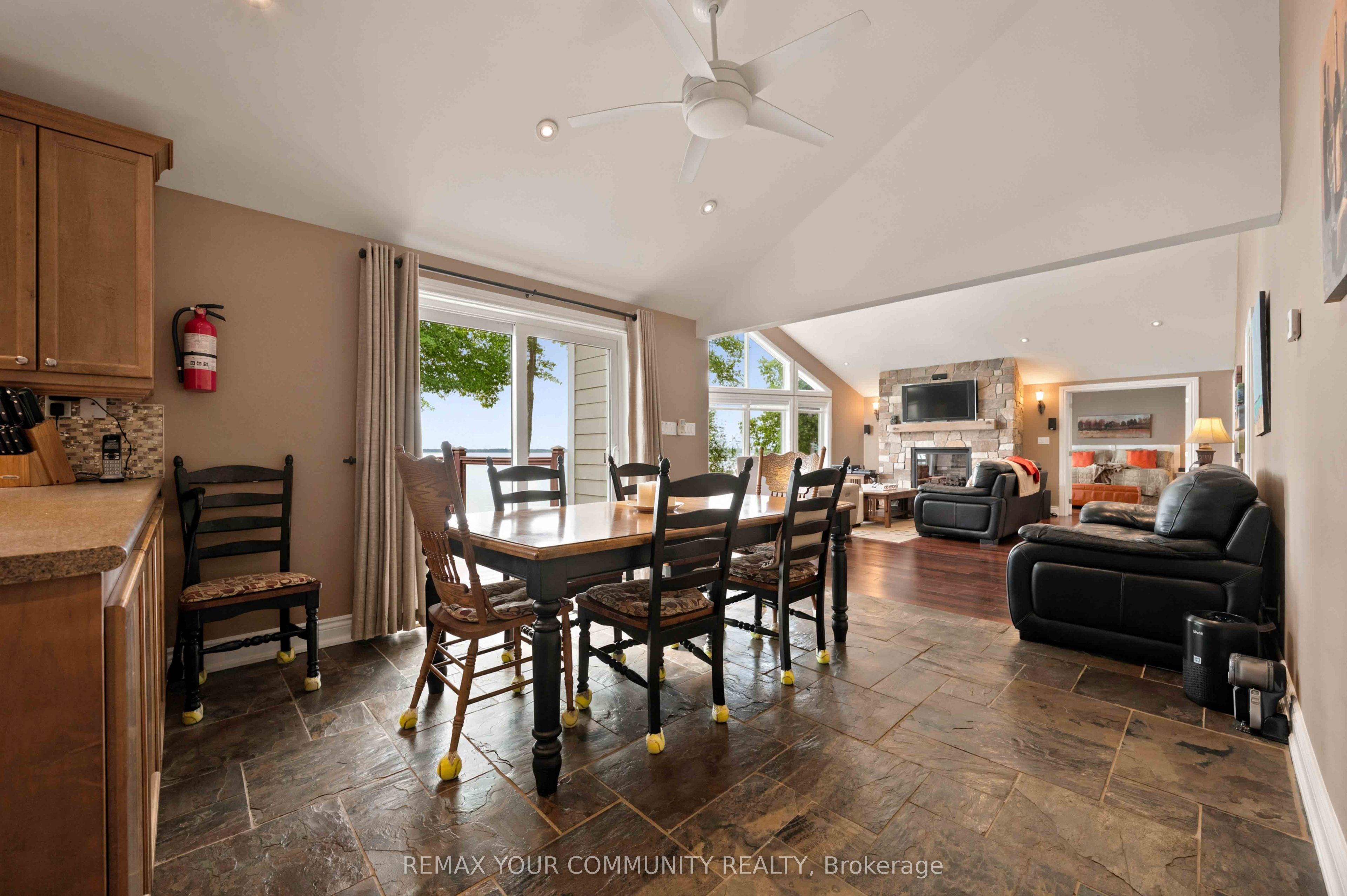 386 Bear Road Property Photo 14